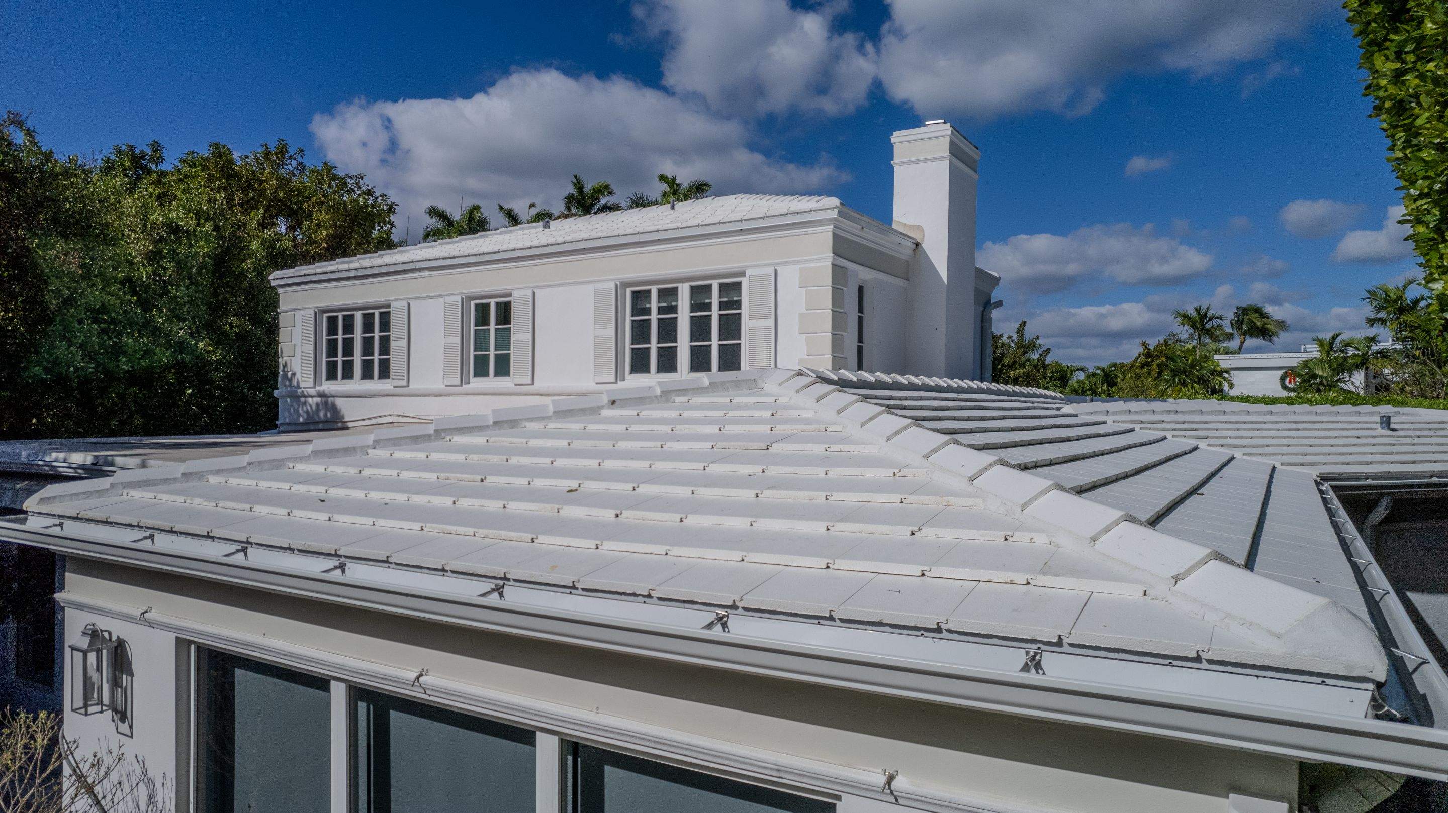 Crown - Windsor Slate - Polar White by Istueta Roofing