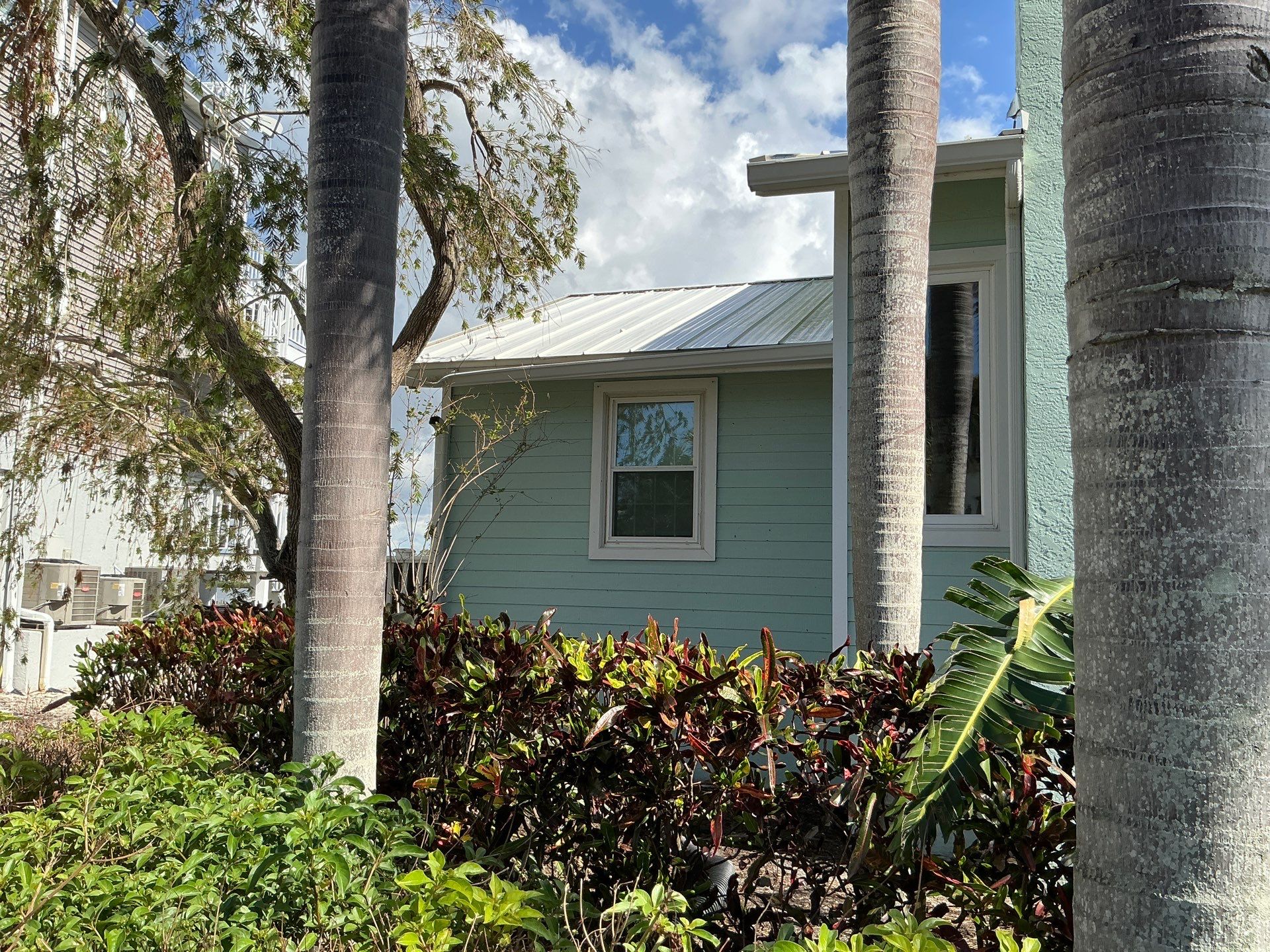 6-Inch Seamless Gutters in Siesta Key FL by Gutter Professor by Gutter Professors
