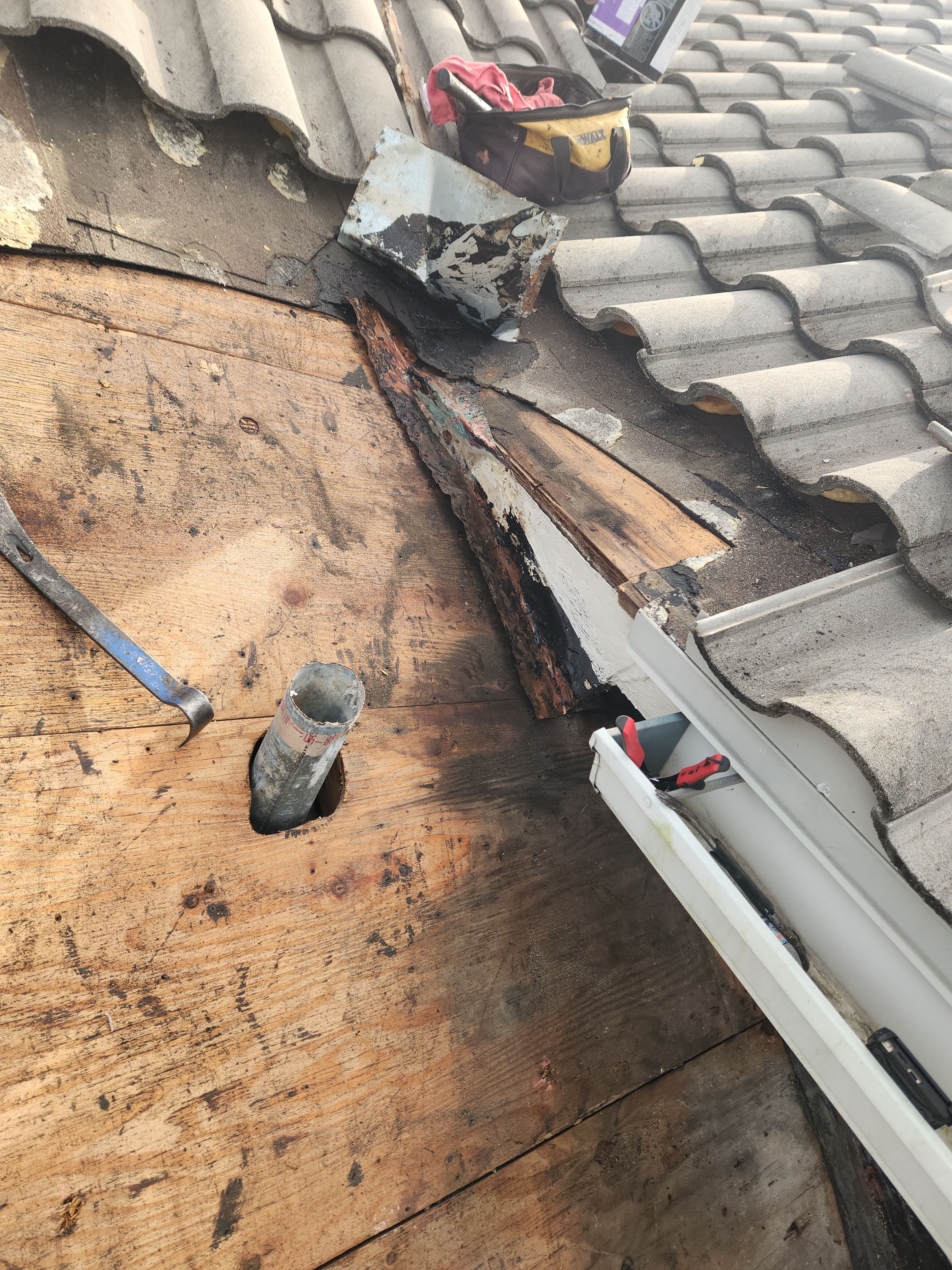 Tile Roof Repair in Stonebridge, Boca Raton – Restoring Strength & Beauty by Aastro Roofing