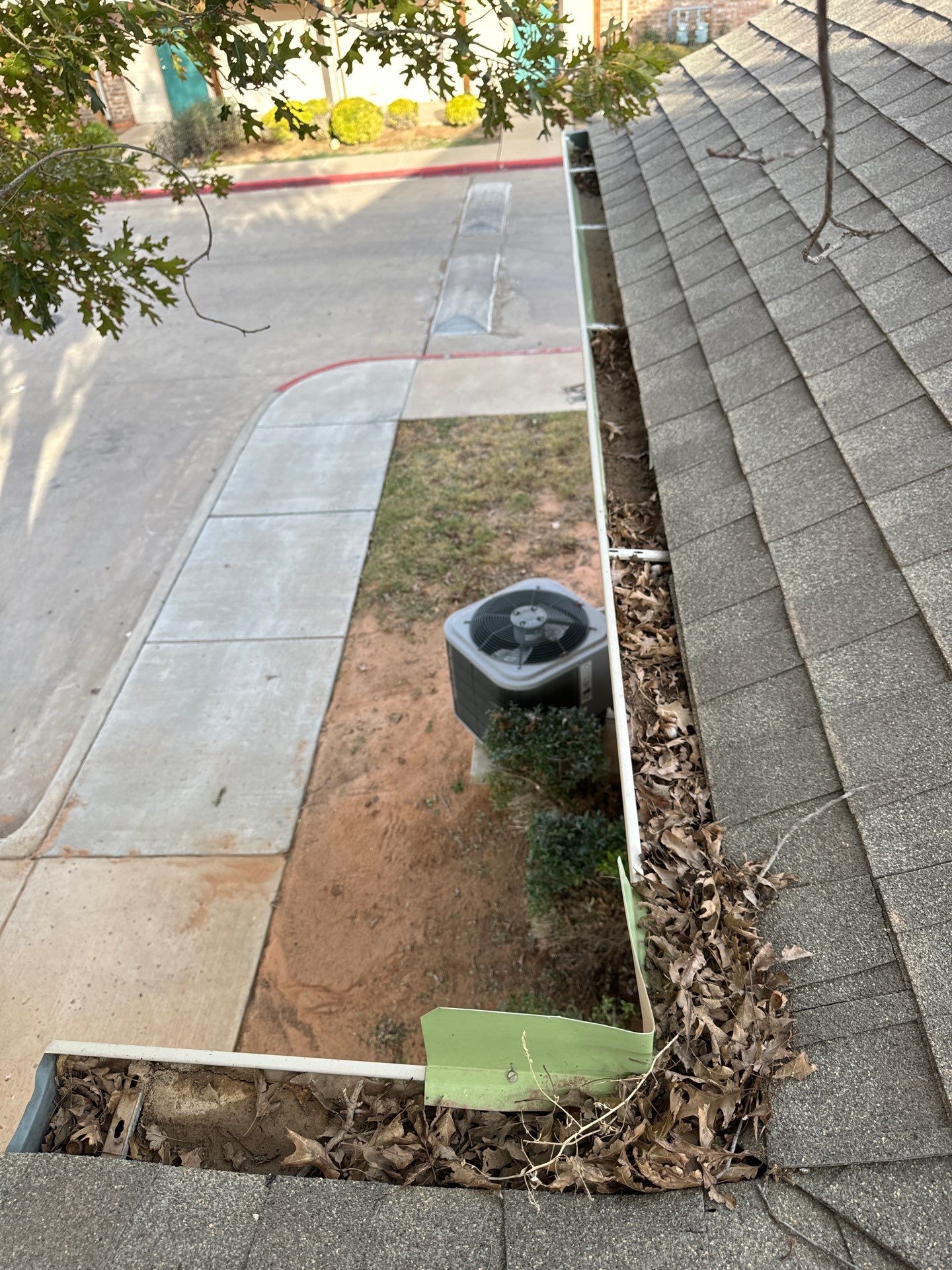 HOA gutter cleaning before photo