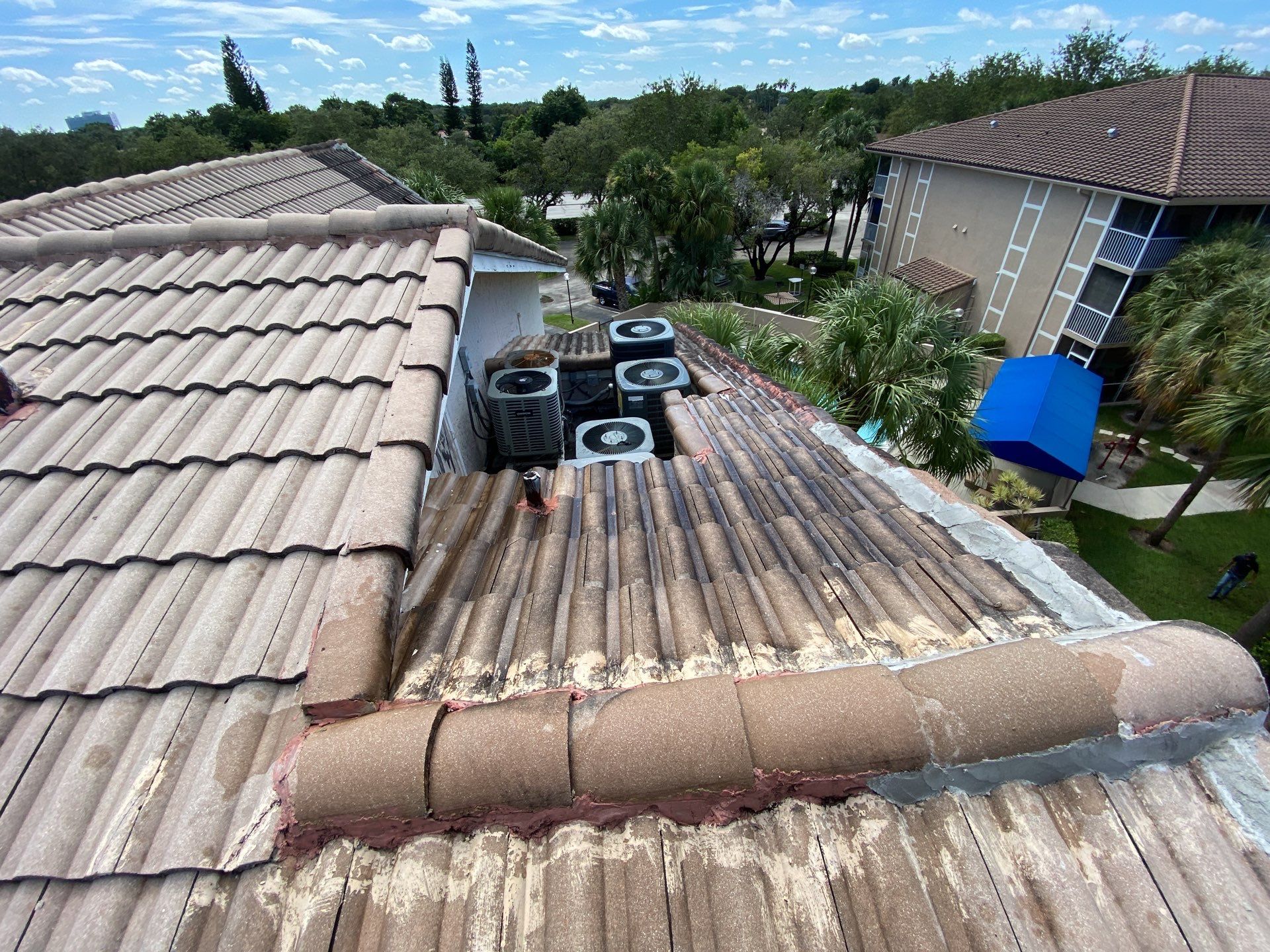 Commercial Roof Cleaning Coral Springs by BKB Pressure Cleaning LLC