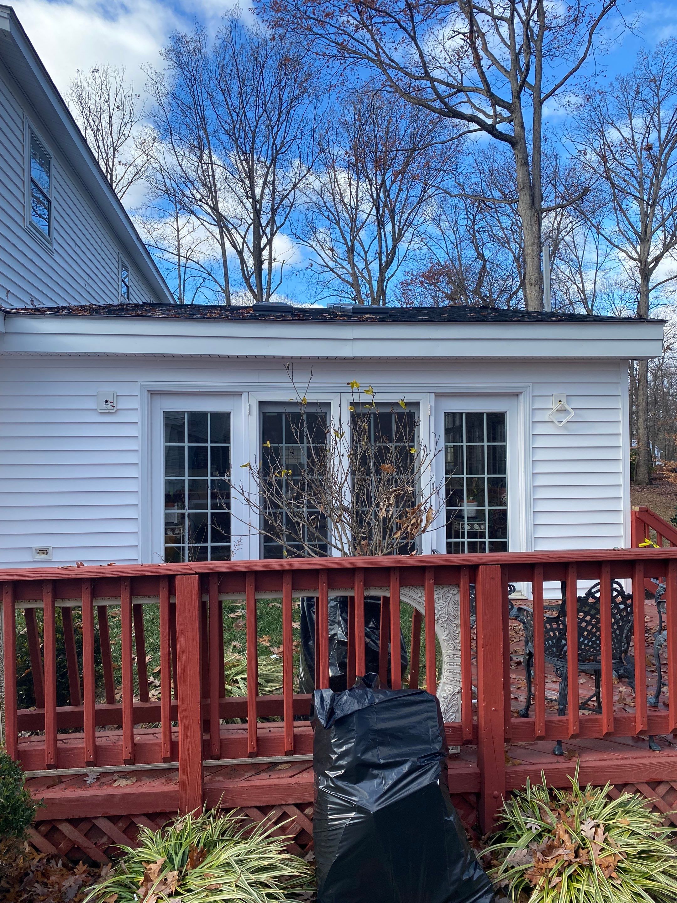 Springfield CertainTeed Charcoal Black Roof & CertainTeed Colonial White Siding by RM Banning, Inc.