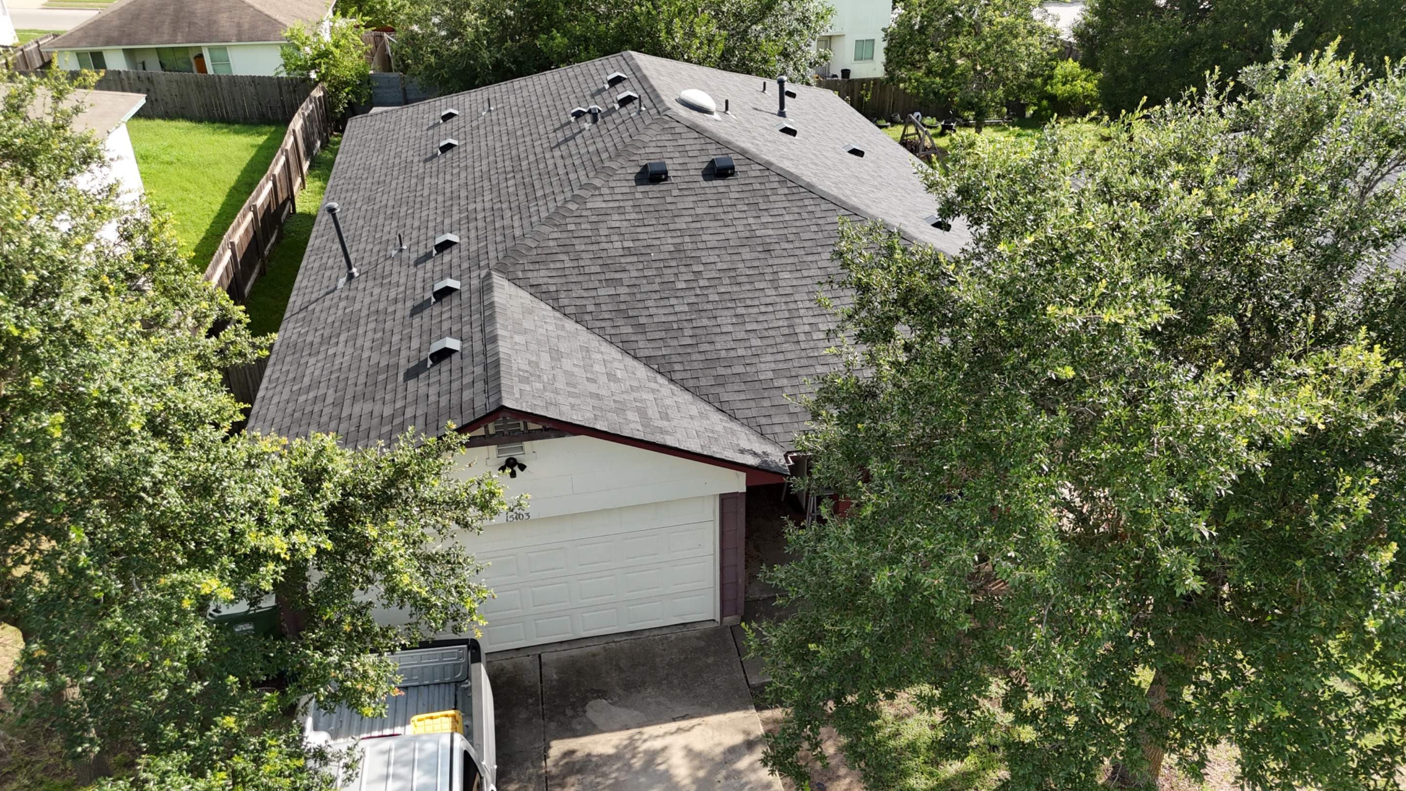 Brilliant Black - Malarkey Highlander by RoofsOnly.com