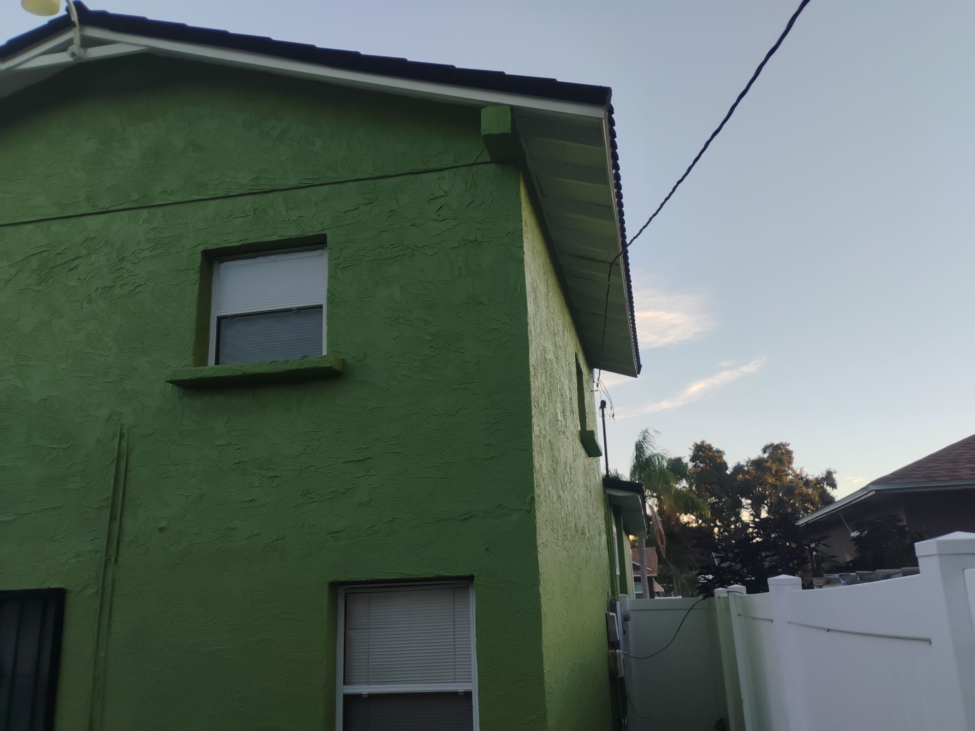 White Aluminum Soffit and Fascia in St.Petersburg FL by Gutter Professors