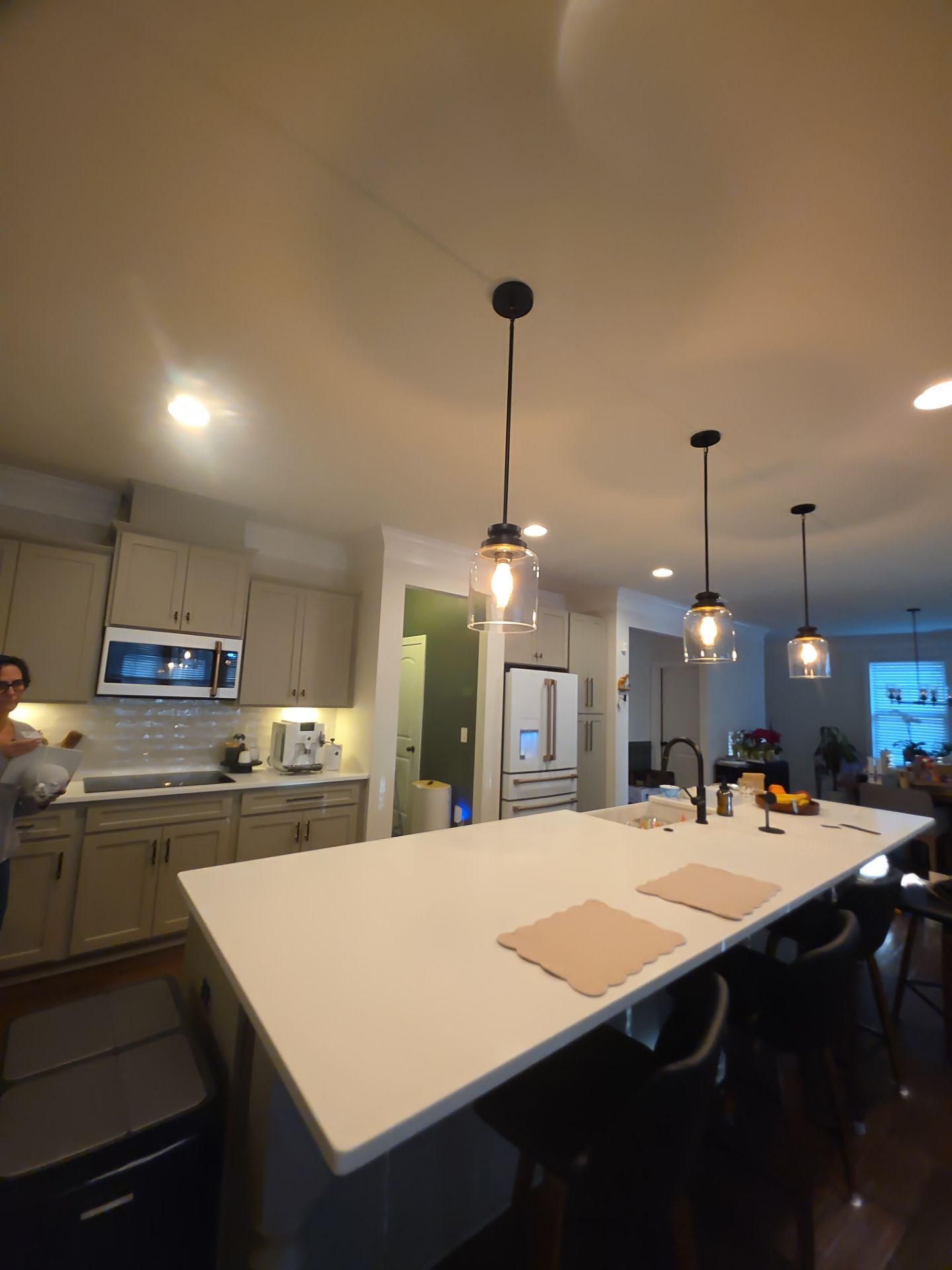 From Dated to Dazzling: A Bright Kitchen Transformation in Holly Springs by Elite Remodeling and Design LLC