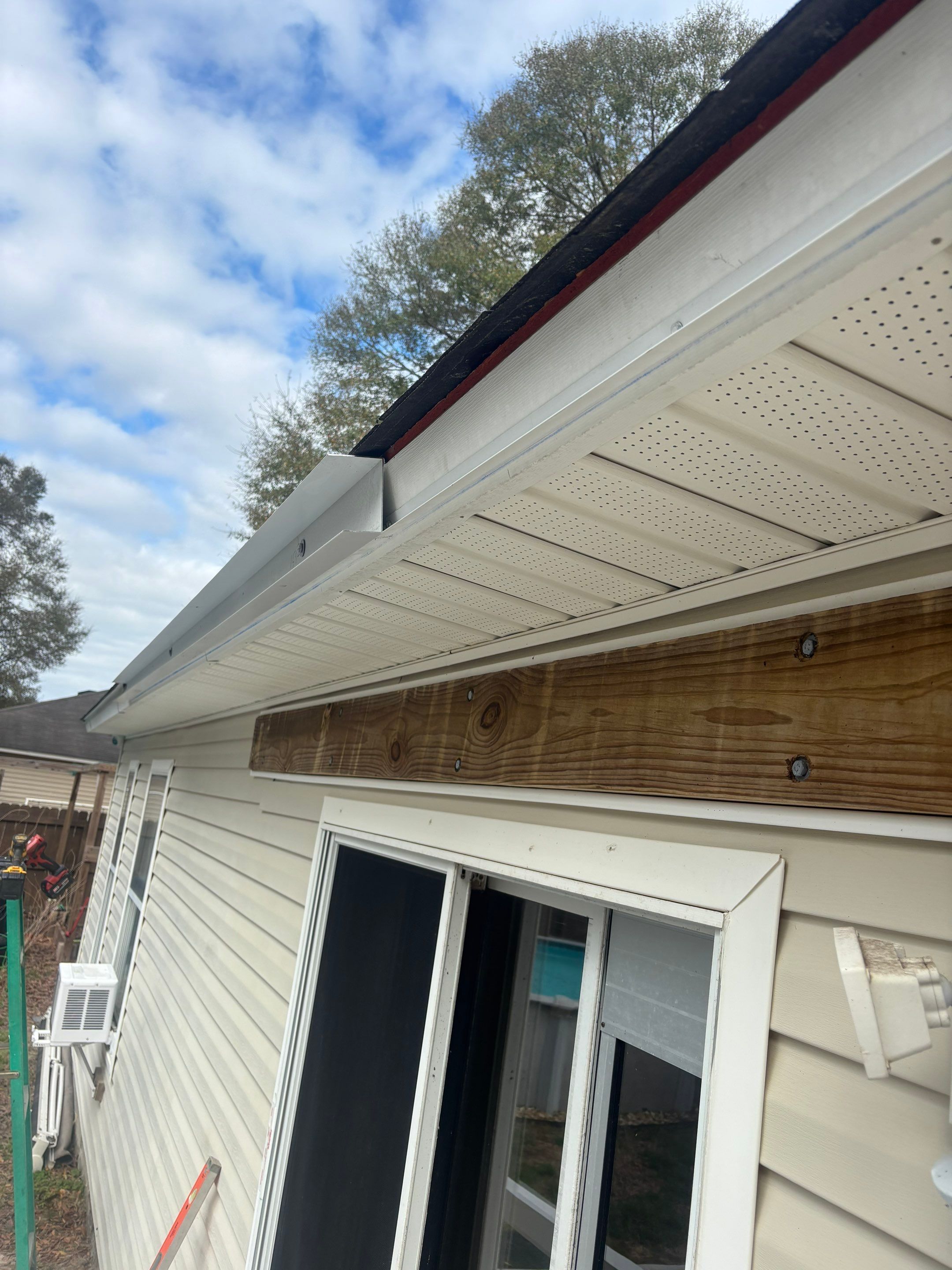 Screen room in Crestview by Titan Sunrooms