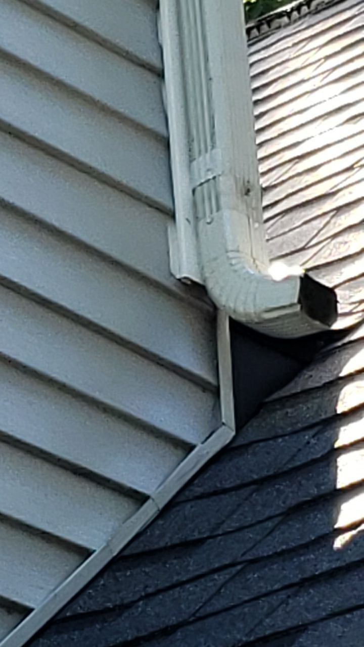 Brand: Atlas Pinnacle Color: Pristine Socthgard Pewter Drip: Black by Eagle Eye Roofing