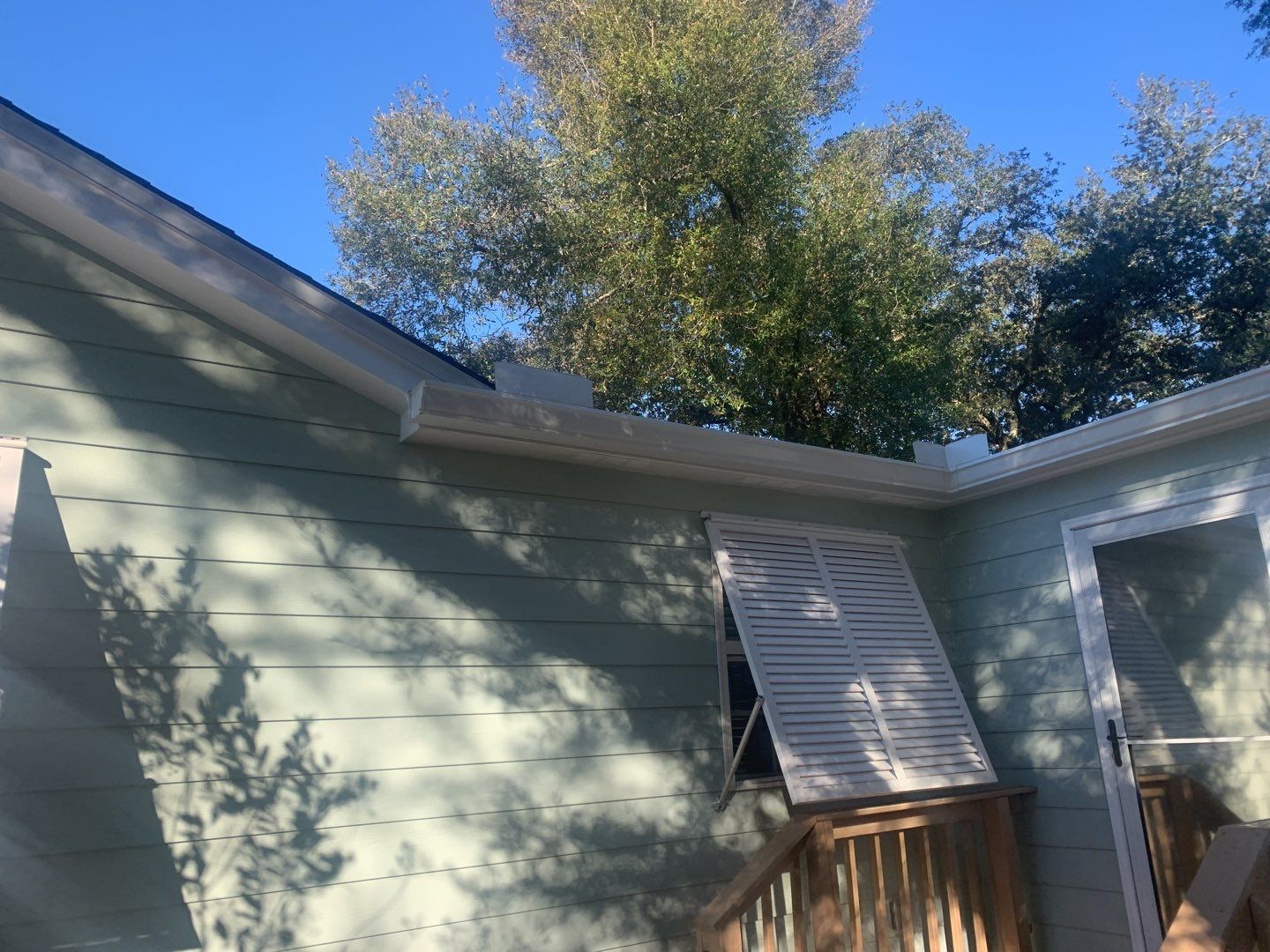 White Seamless Gutters for Panama City FL Homes by Gutter Professors