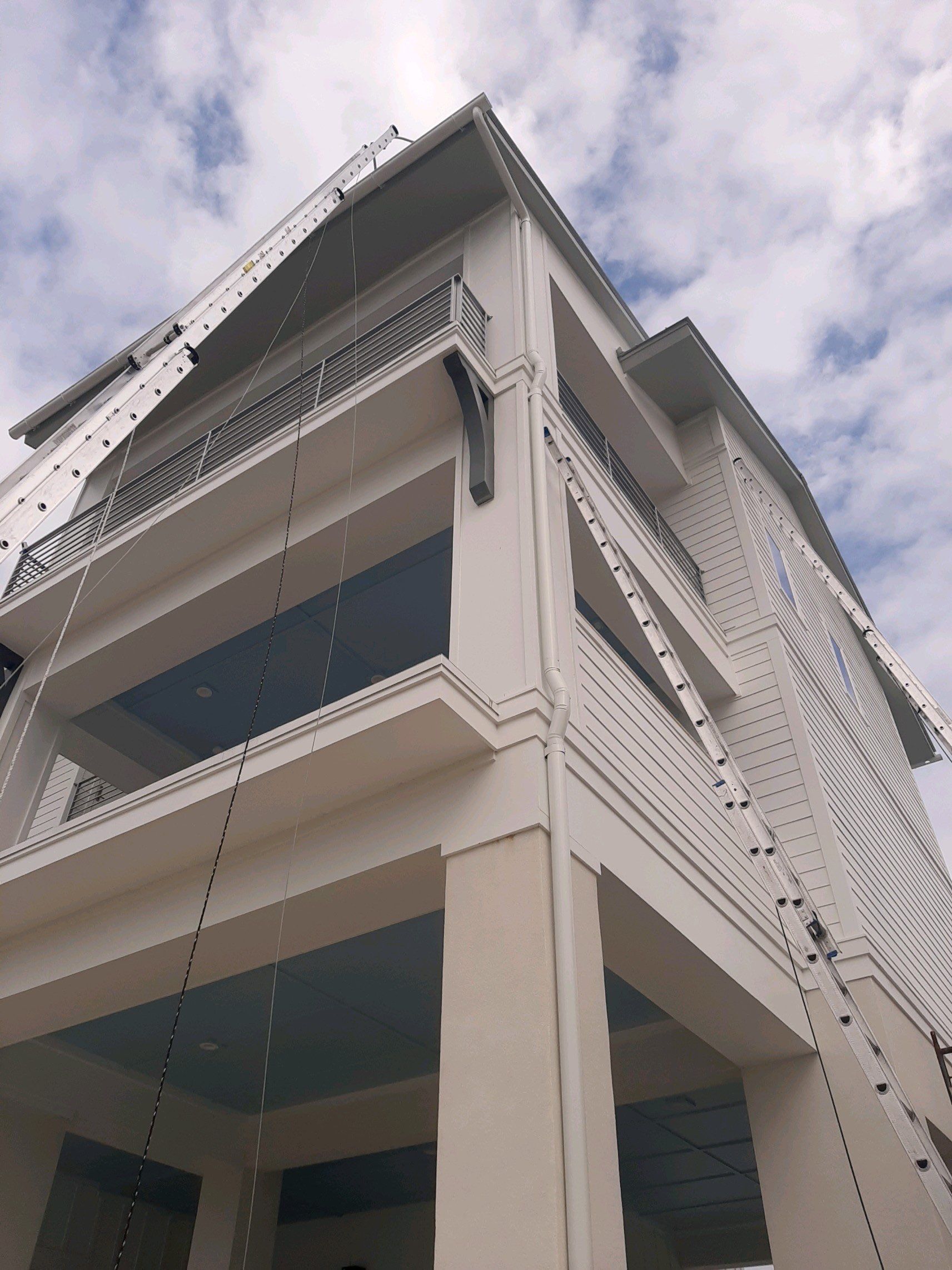 Gutter Installation Using 6 Inch Seamless Aluminum Gutters by Gutter Professors