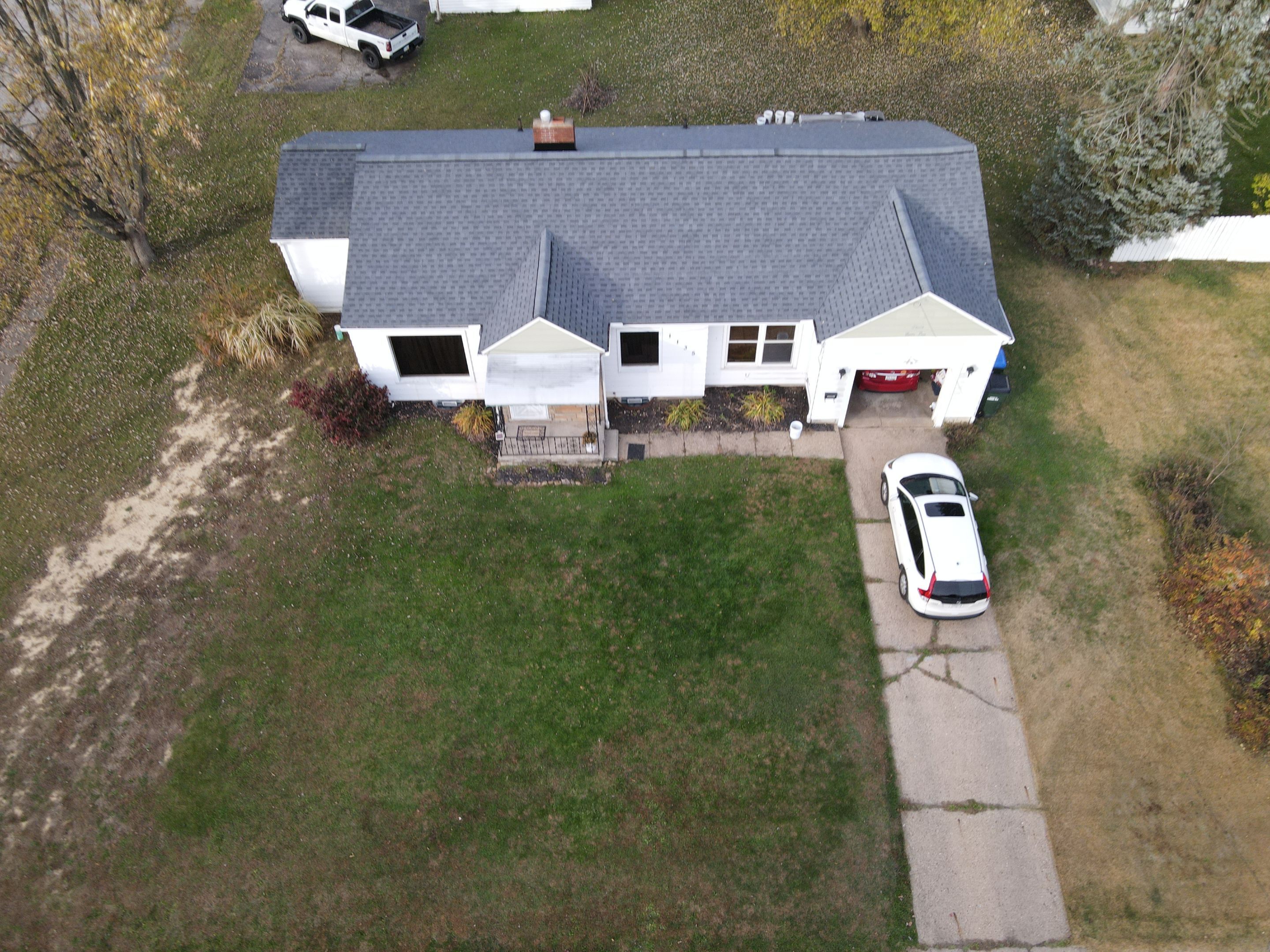 Brand: Atlas Pinnacle Color: Pristine Scotchgard Pewter Drip: White by Eagle Eye Roofing