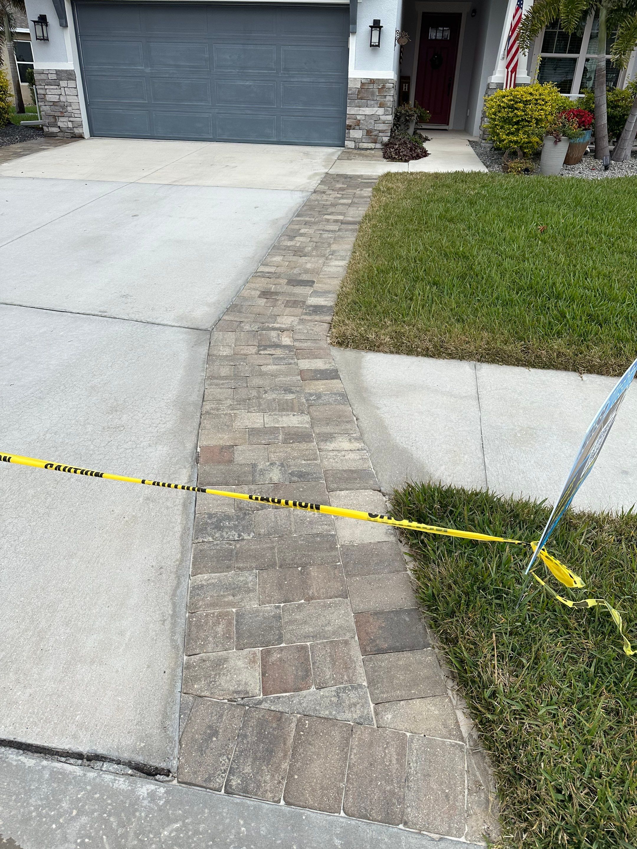 Roof Cleaning, Driveway Cleaning & Paver Patio Cleaning in Willow Palms Estates, Palmetto, FL | Sunshine AquaWash by Sunshine AquaWash