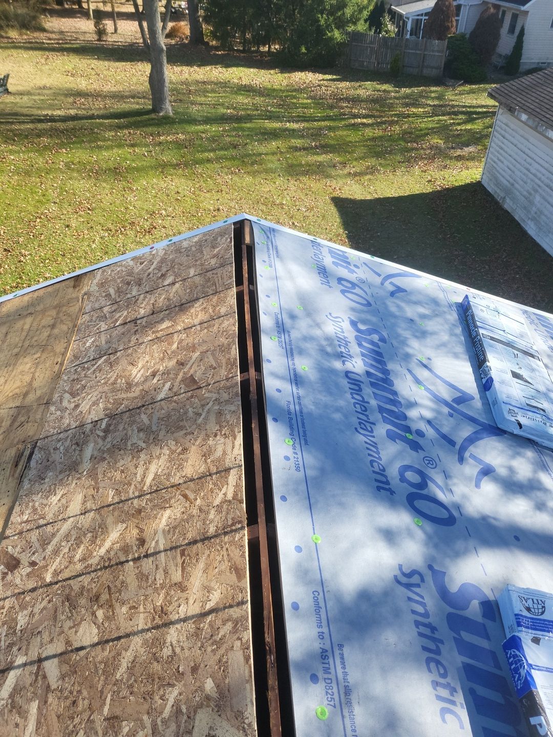 ATLAS PINNACLE COLOR: BLACK SHADOW DRIP EDGE: WHITE by Eagle Eye Roofing