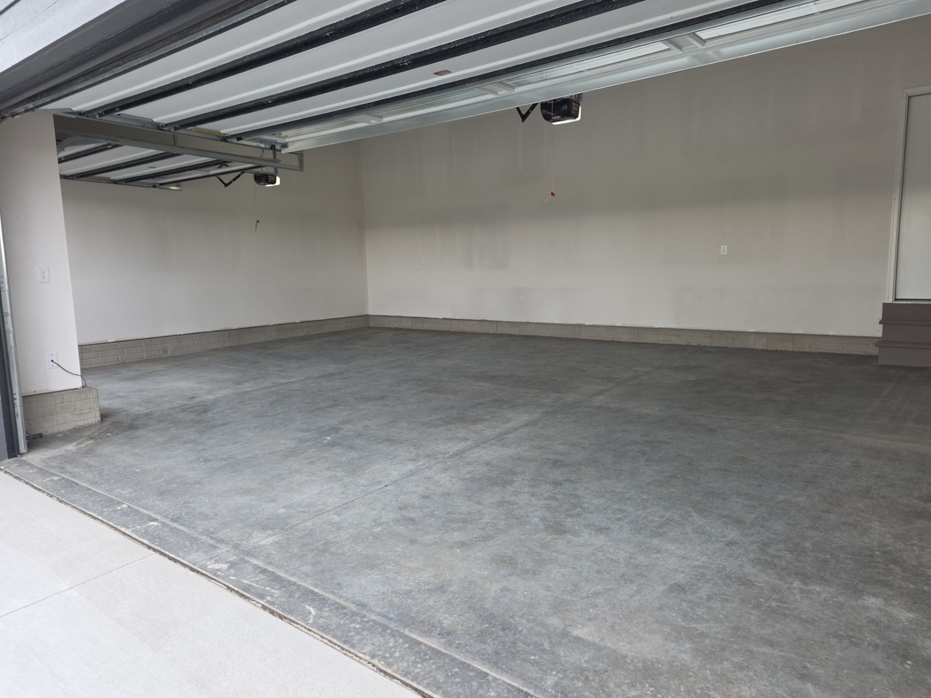 Ankeny, IA Tidal Wave Garage Floor 🌊 by Revival Concrete Coatings