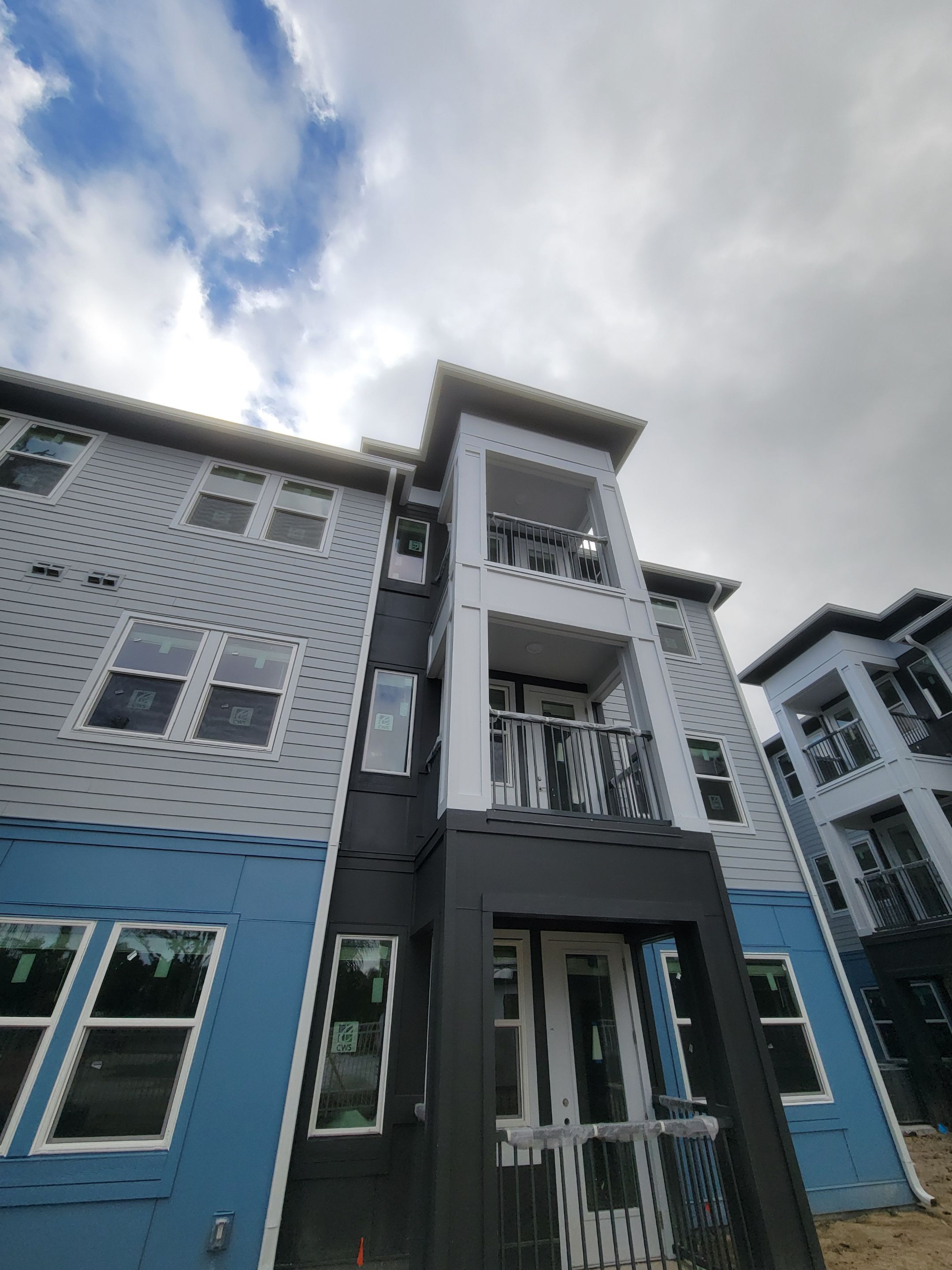 7-Inch Seamless Gutters for Large Roofs in Daytona Beach FL by Gutter Professors