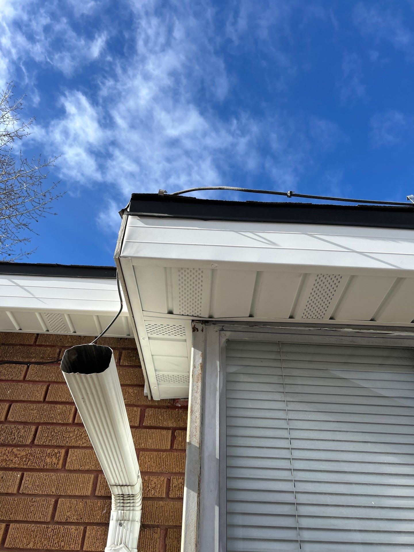 Salt Lake City | Mixed Profile Hardie Accent | Cobble Stone & Arctic White by Ideal Siding Utah