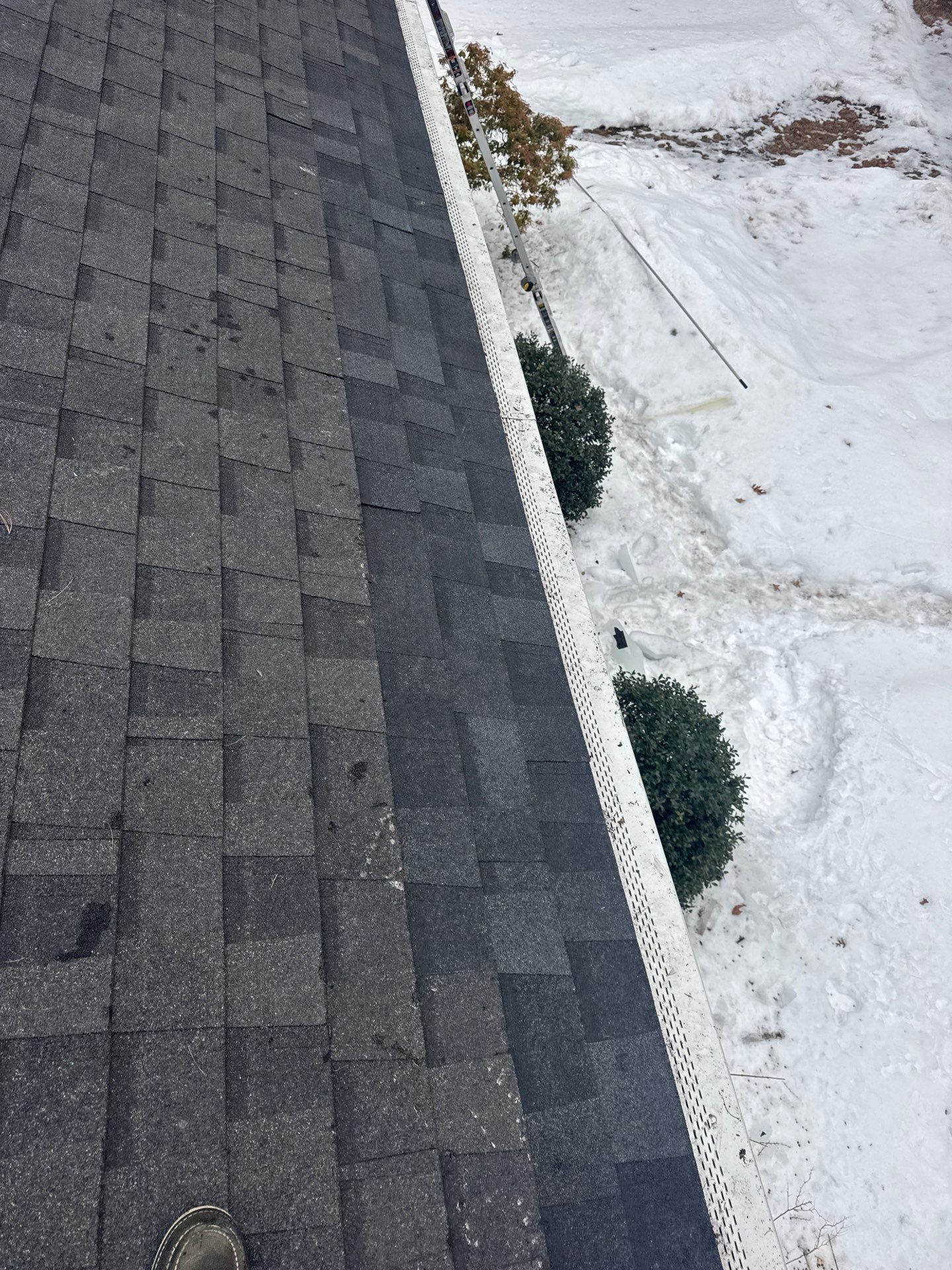 Ice Dam Removal & Snow Removal in Billerica, MA  by Mighty Dog Roofing of Greater Middlesex County