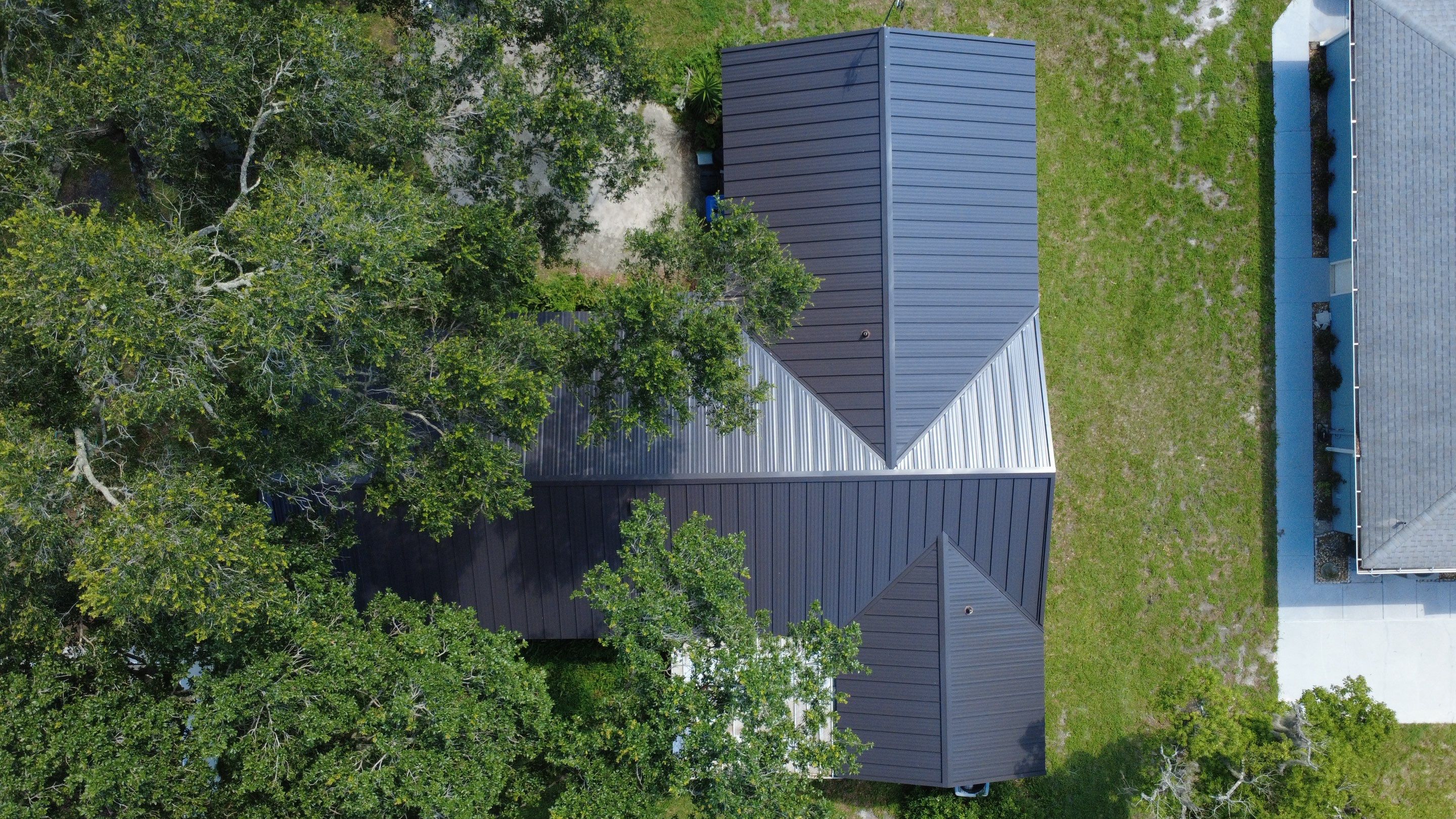 Roof Replacement in Lutz, FL by Steadfast Roofing 