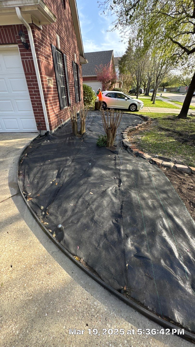 🌿 Mr. Kling – Front Yard Flower Bed Refresh & Backyard Walk Path by Texas Urban Elements