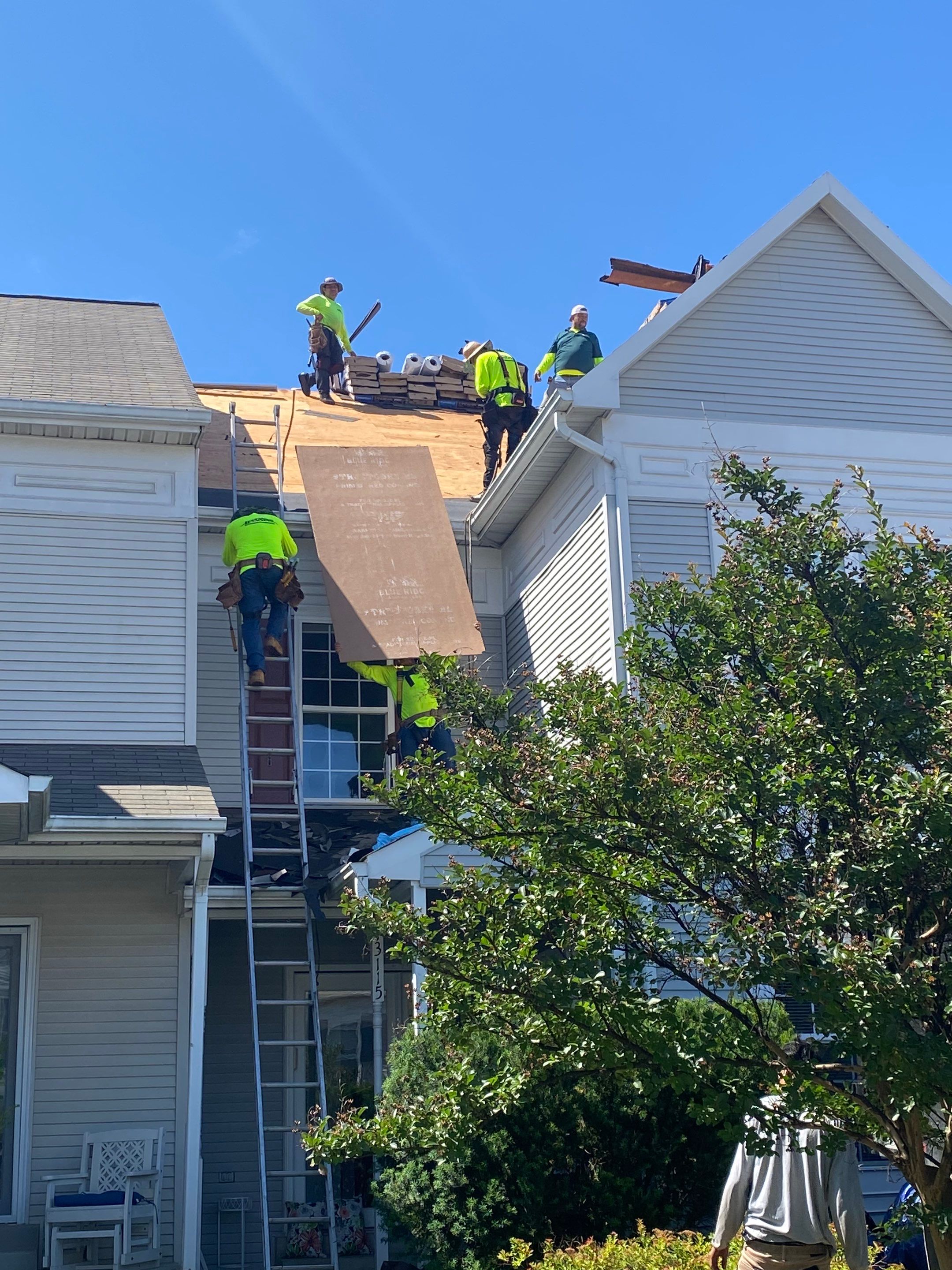 Fairfax: Roof Replacement with CertainTeed Landmark Pro Designer Shingles in Max Def Weathered Wood by RM Banning, Inc.