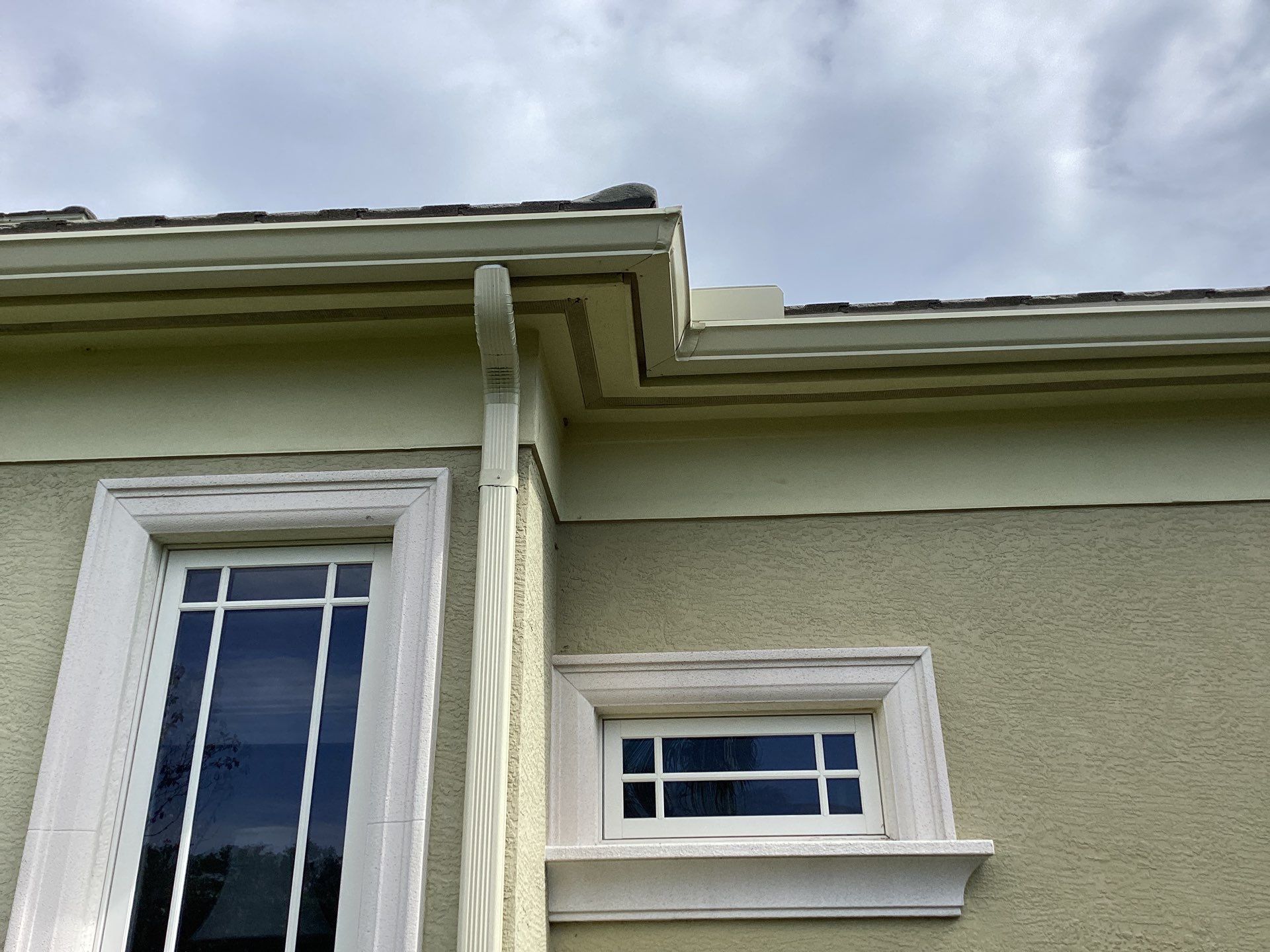 Gutter Project 7 inch seamless gutters using Cameo Gutters in Sarasota FL by Gutter Professors