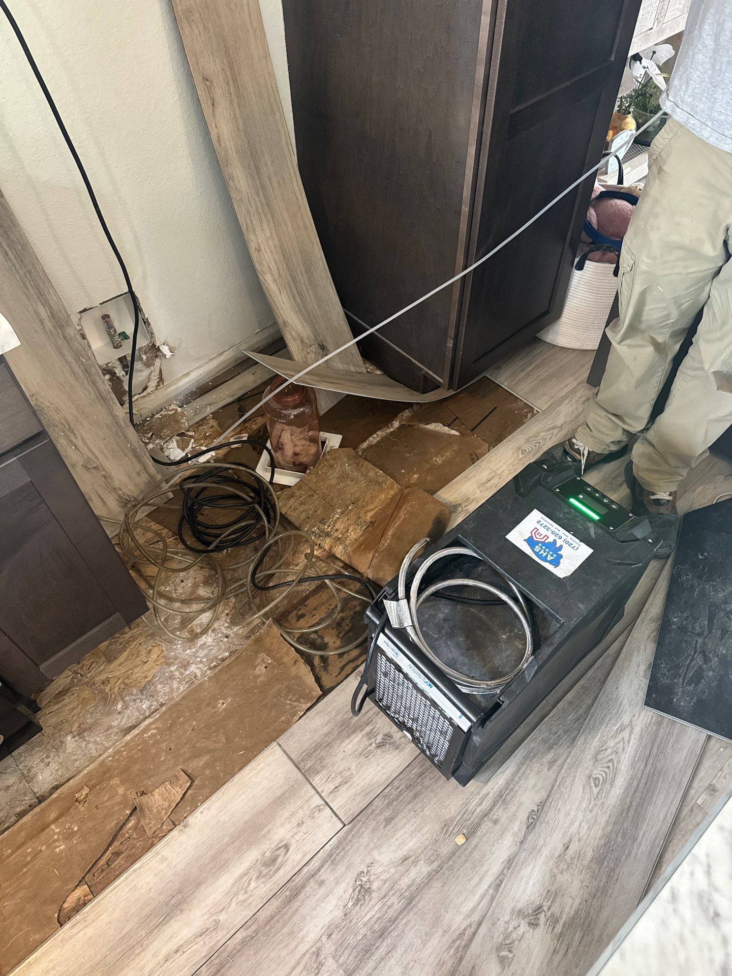 Kitchen and Crawl Space Water Damage Mitigation in Commerce City by Accountable Home Services
