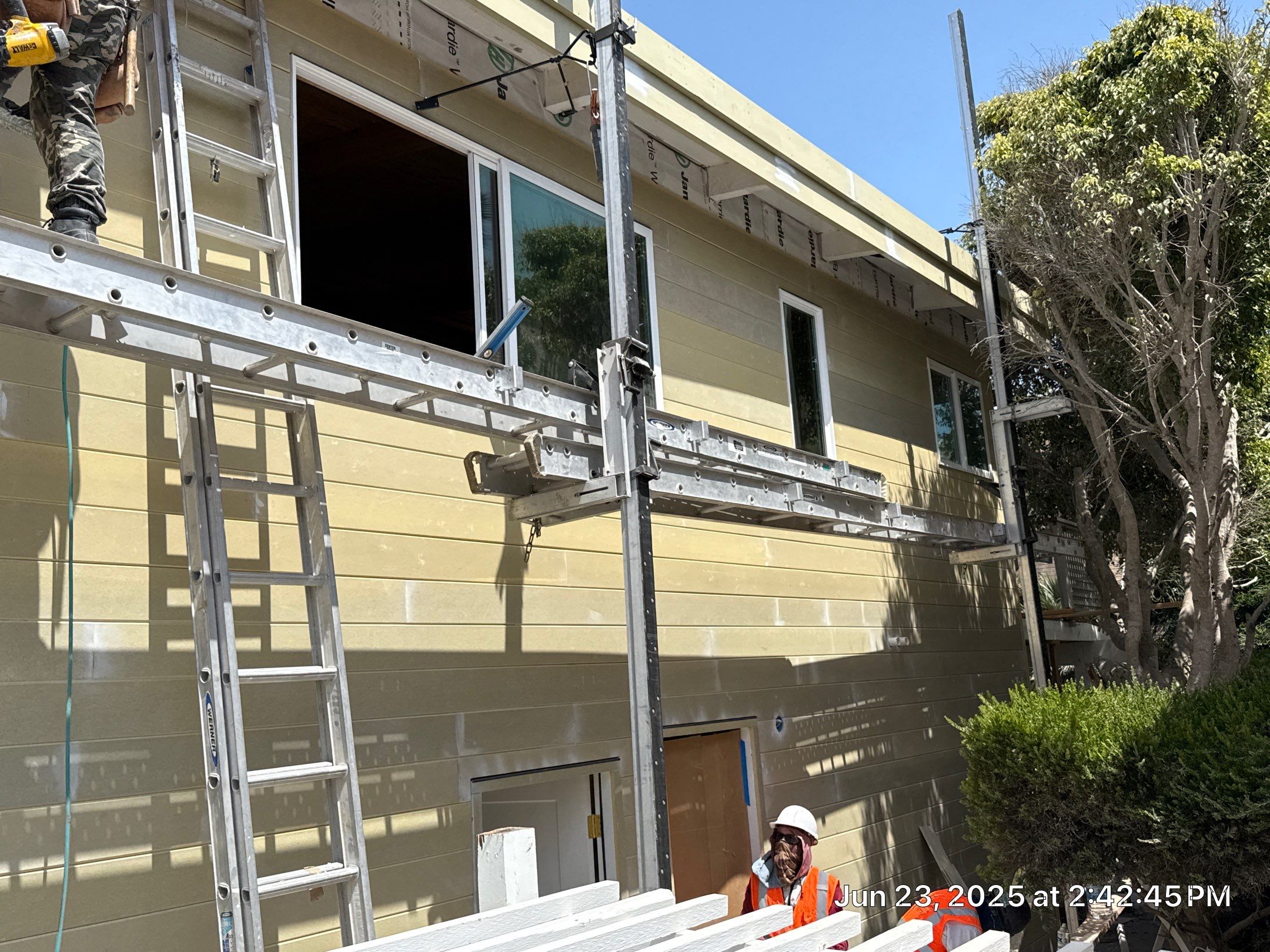 James Hardie prime V-grove by New Era Siding Inc 