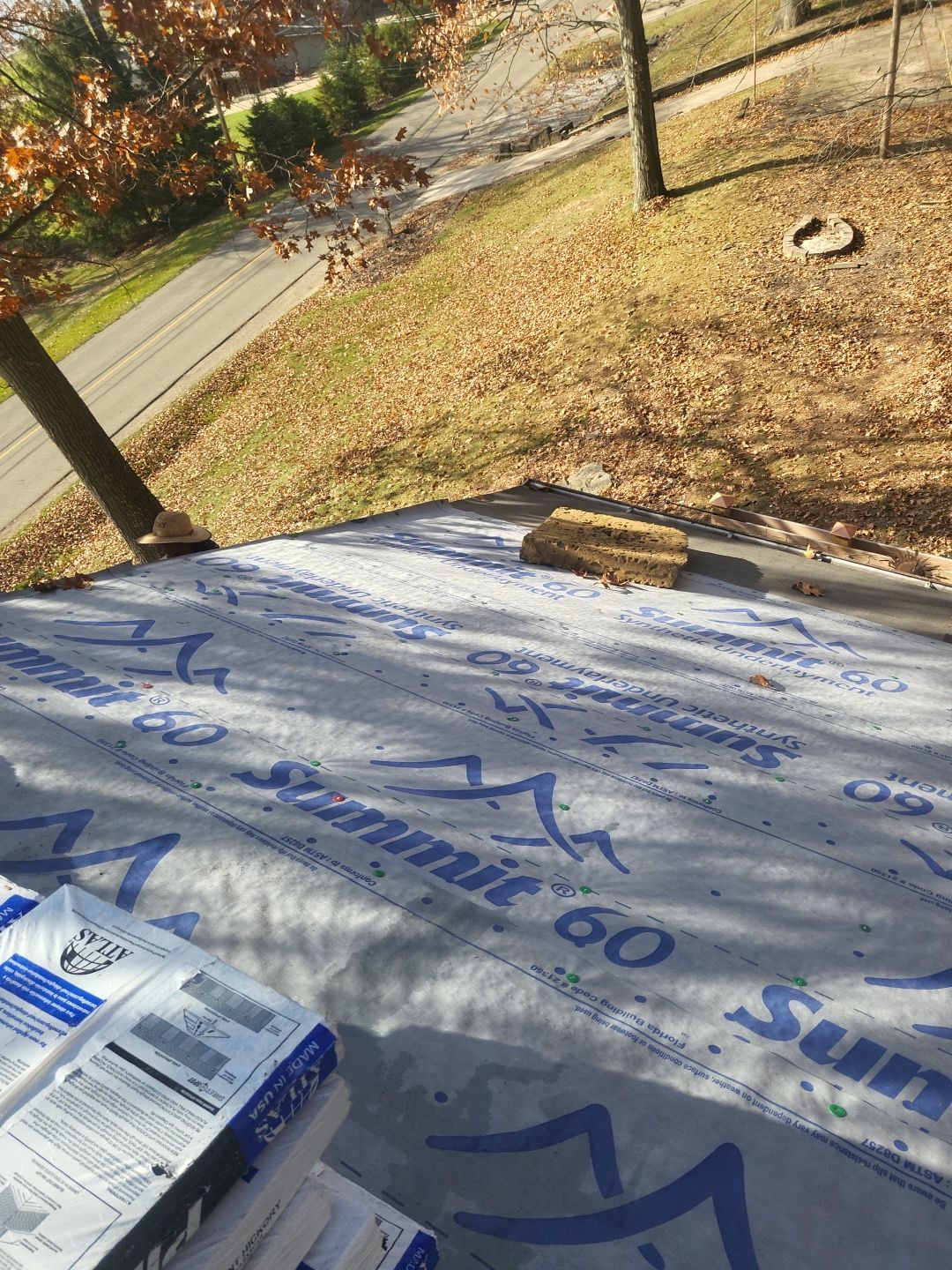 ATLAS PINNACLE COLOR: BURNT HICKORY DRIP EDGE: MUSKET BROWN by Eagle Eye Roofing