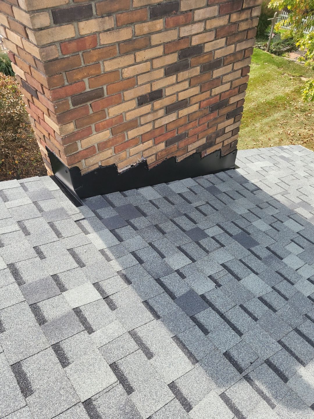ATLAS PINNACLE COLOR: HEARTHSTONE, DRIP EDGE: BLACK by Eagle Eye Roofing