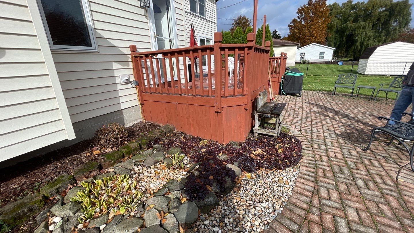 Decks by Ivy Lea Construction