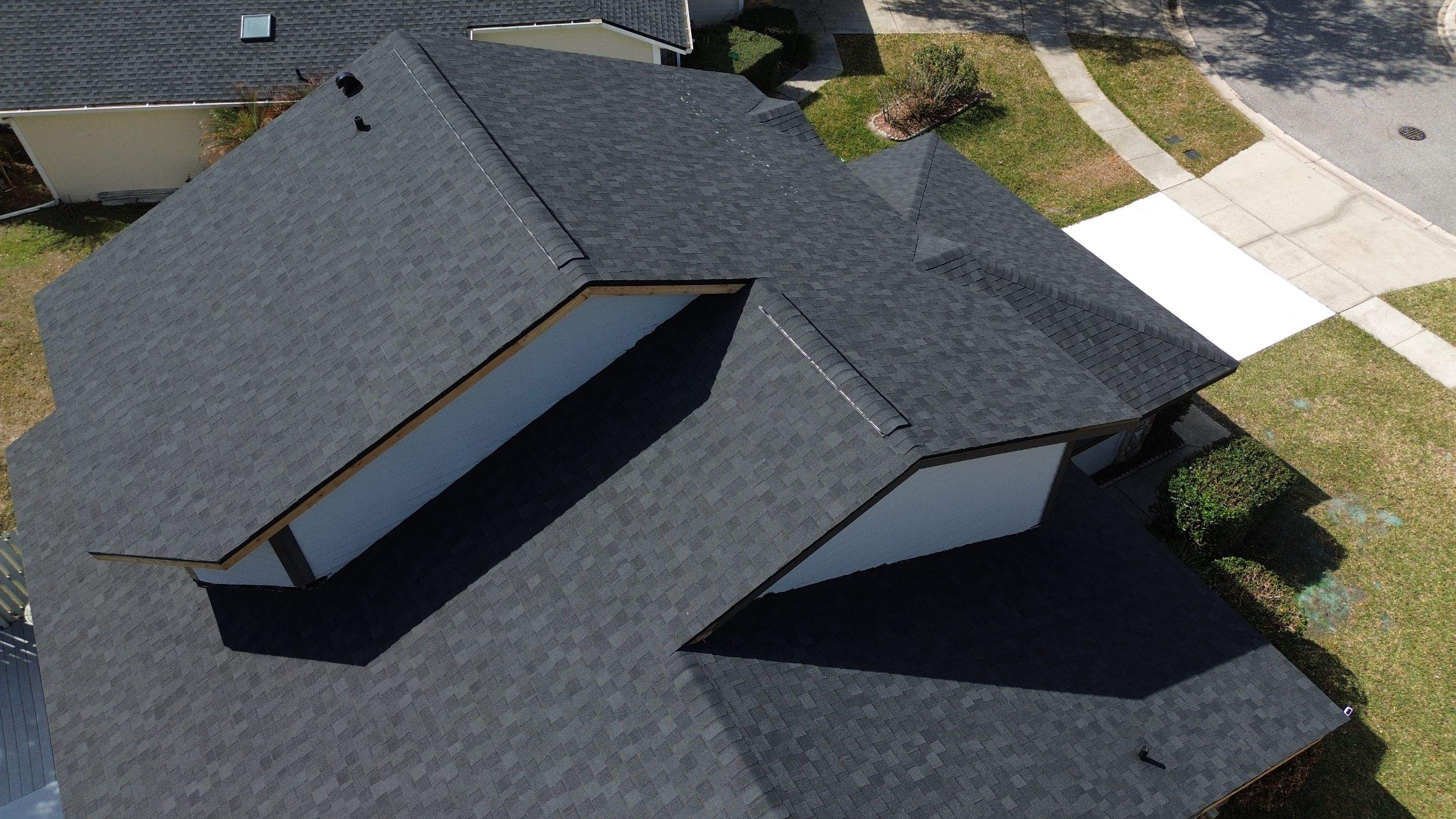 Residential roof in Hunter's Creek by Gold Key Roofing