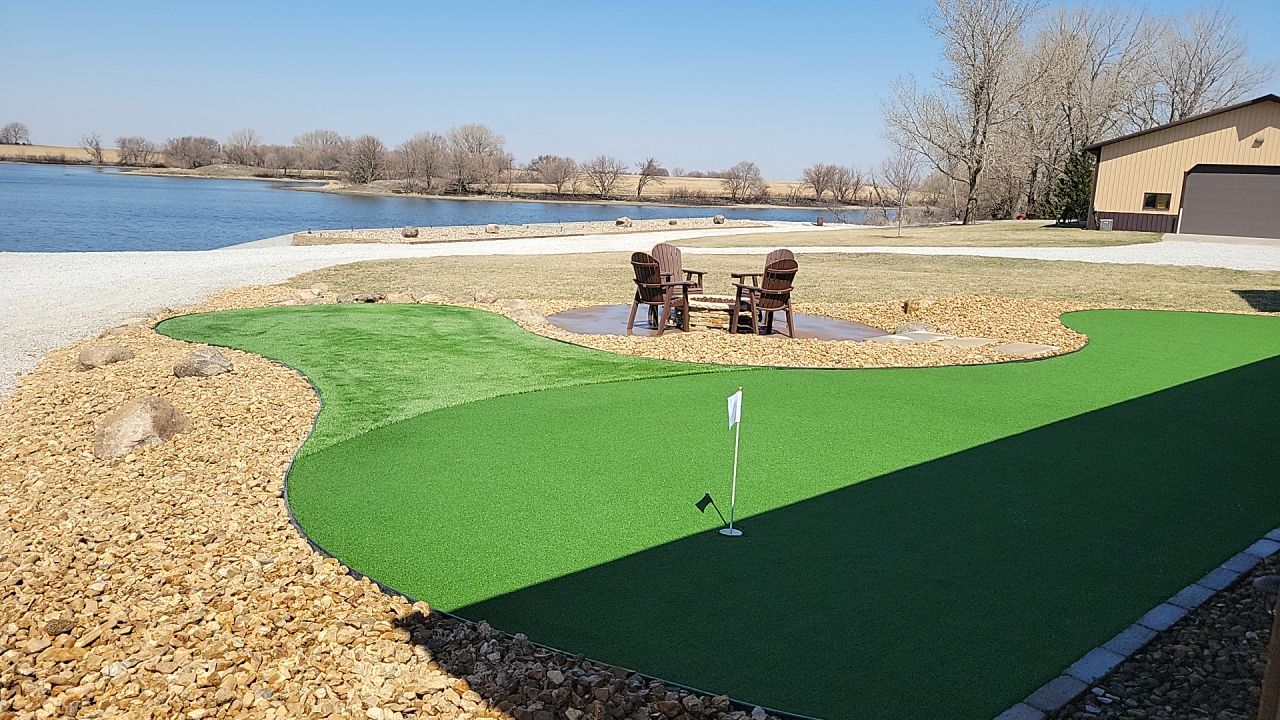 Putting Green / Driving Range / Entertaining space. by New Horizon Landscapes