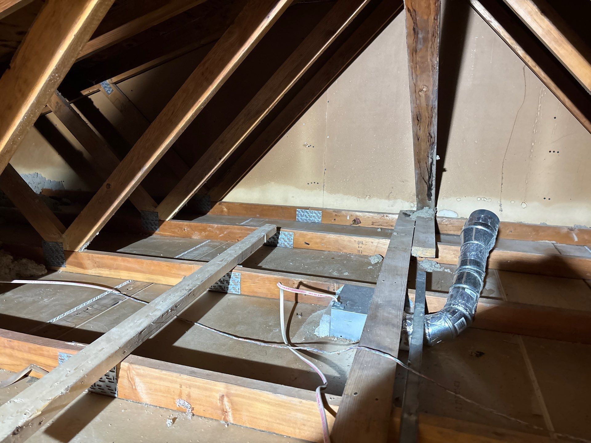 Stopping Ice Dams and Eliminating Drafts in Canonsburg, PA 15317 by Home Environment Solutions