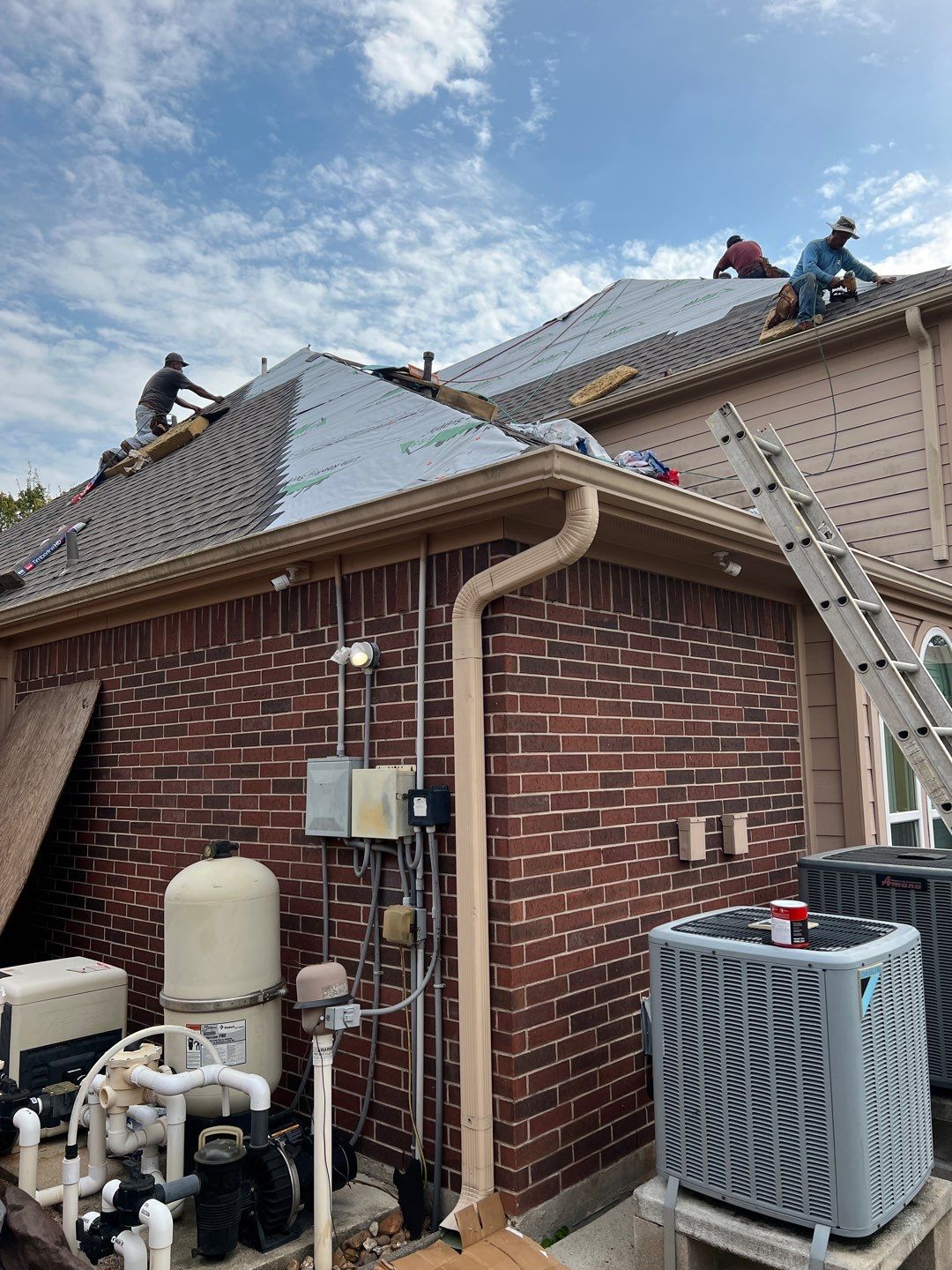 GAF HDZ - Weathered Wood by Elite Roofing LLC