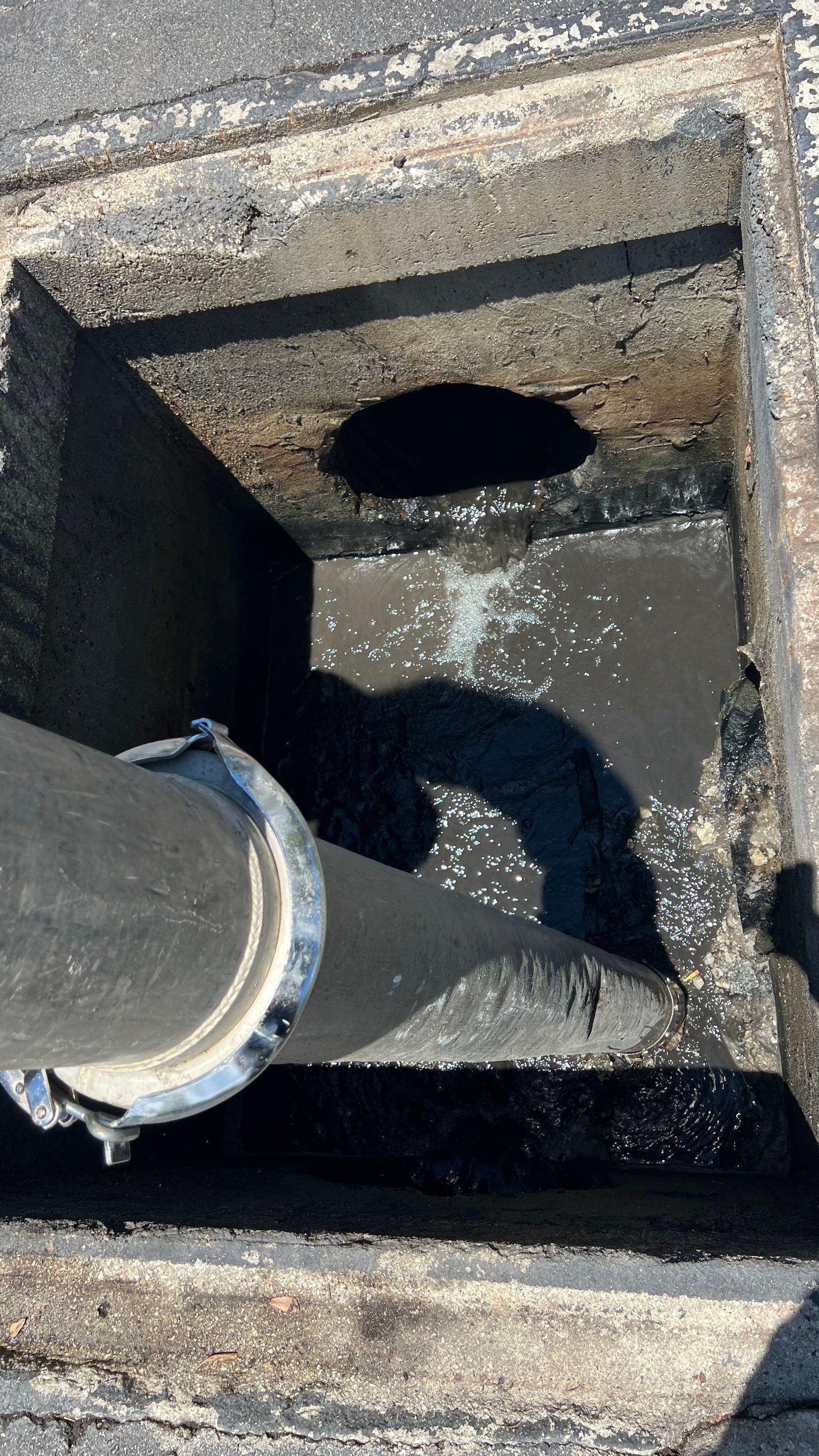 Marco Island Condo Stormwater System Maintenance and Standing Water Removal by APS Power & Water