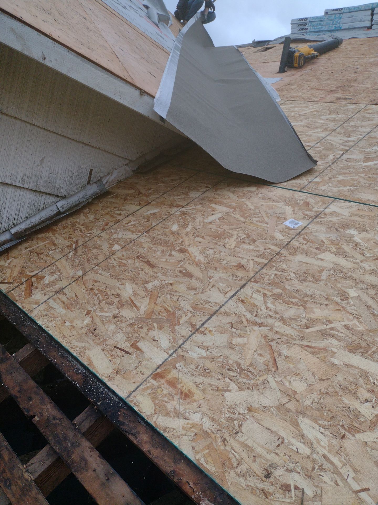 Residential Roofing Installation using IKO Dynasty (Color: Granite Black) by Orezona Building & Roofing Company, Inc.