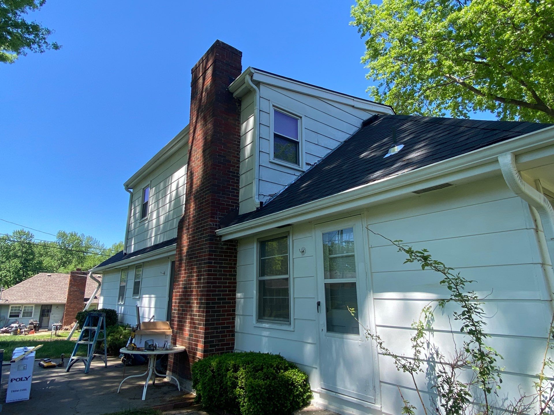 Siding Installation using White Market Square by EEC Windows, Siding & Roofing