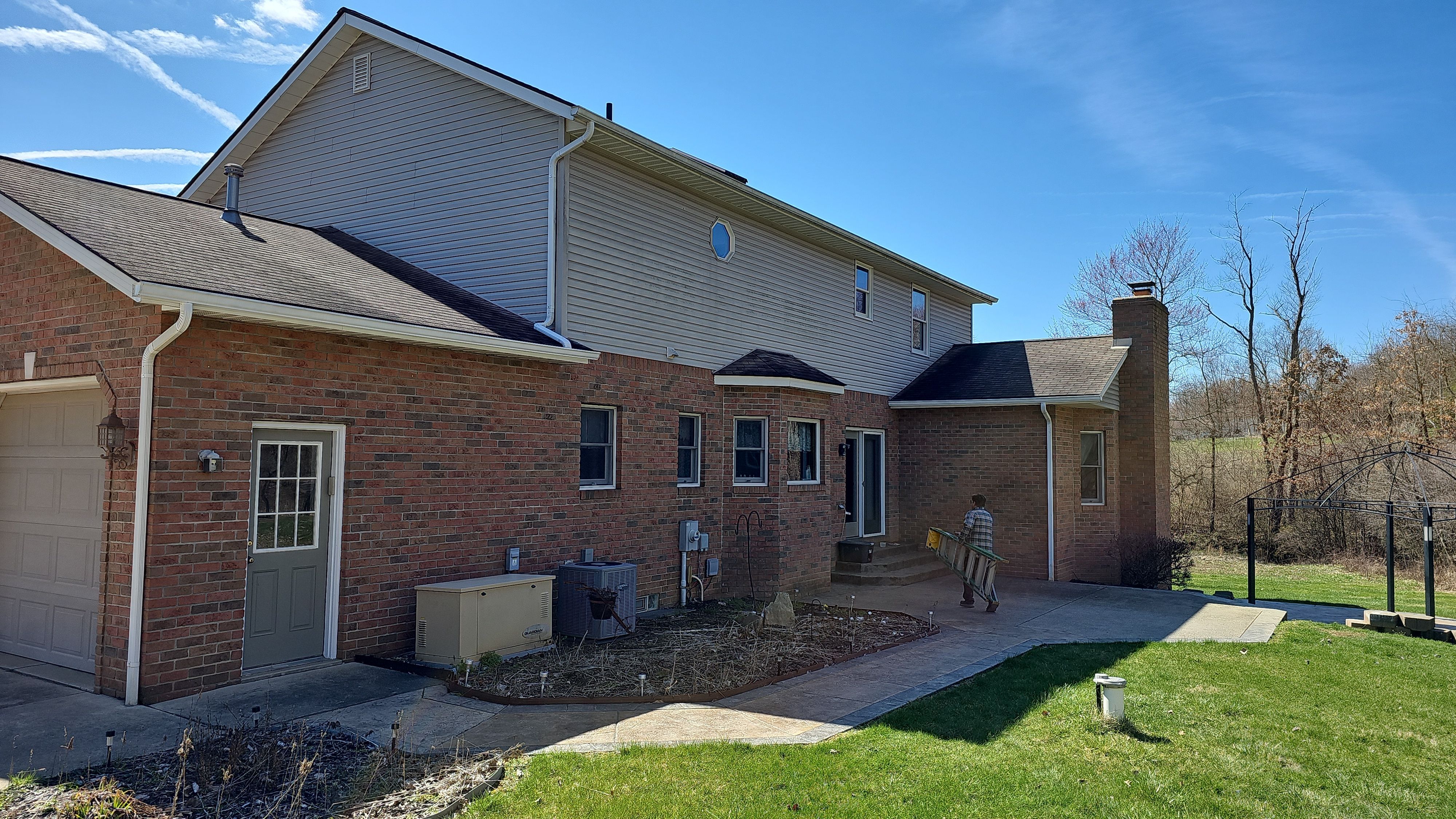 Atlas Pinnacle, Color, Coastal Granite, Drip Edge, Birch White by Eagle Eye Roofing