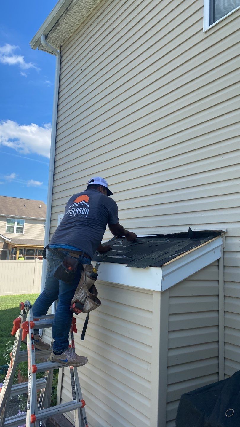 Residential Roofing Installation using Owens Corning Oakridge Roofing System by Undersun Roofing 