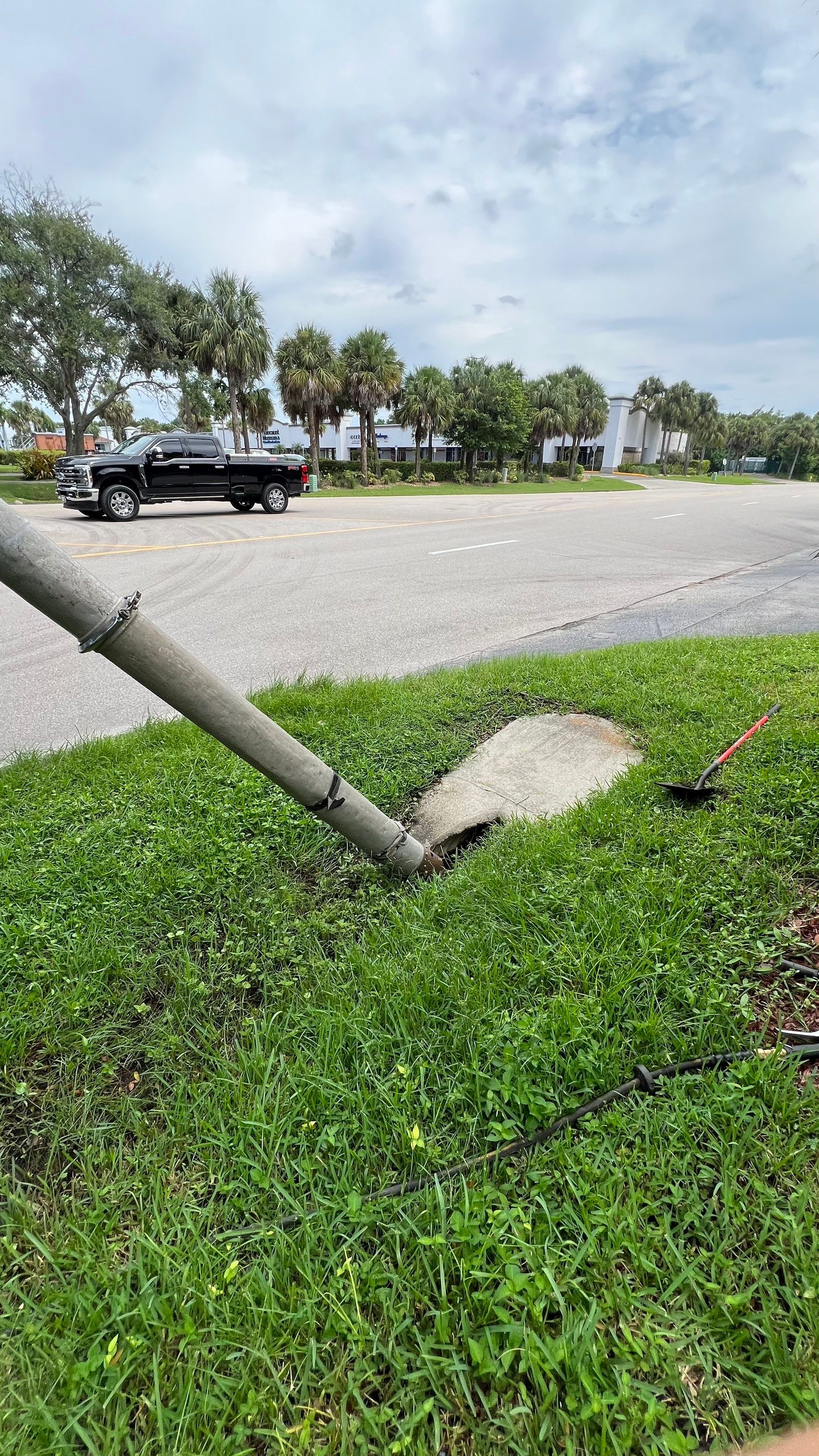 Naples Community Entry Road Stormwater System Cleaning by APS Power & Water