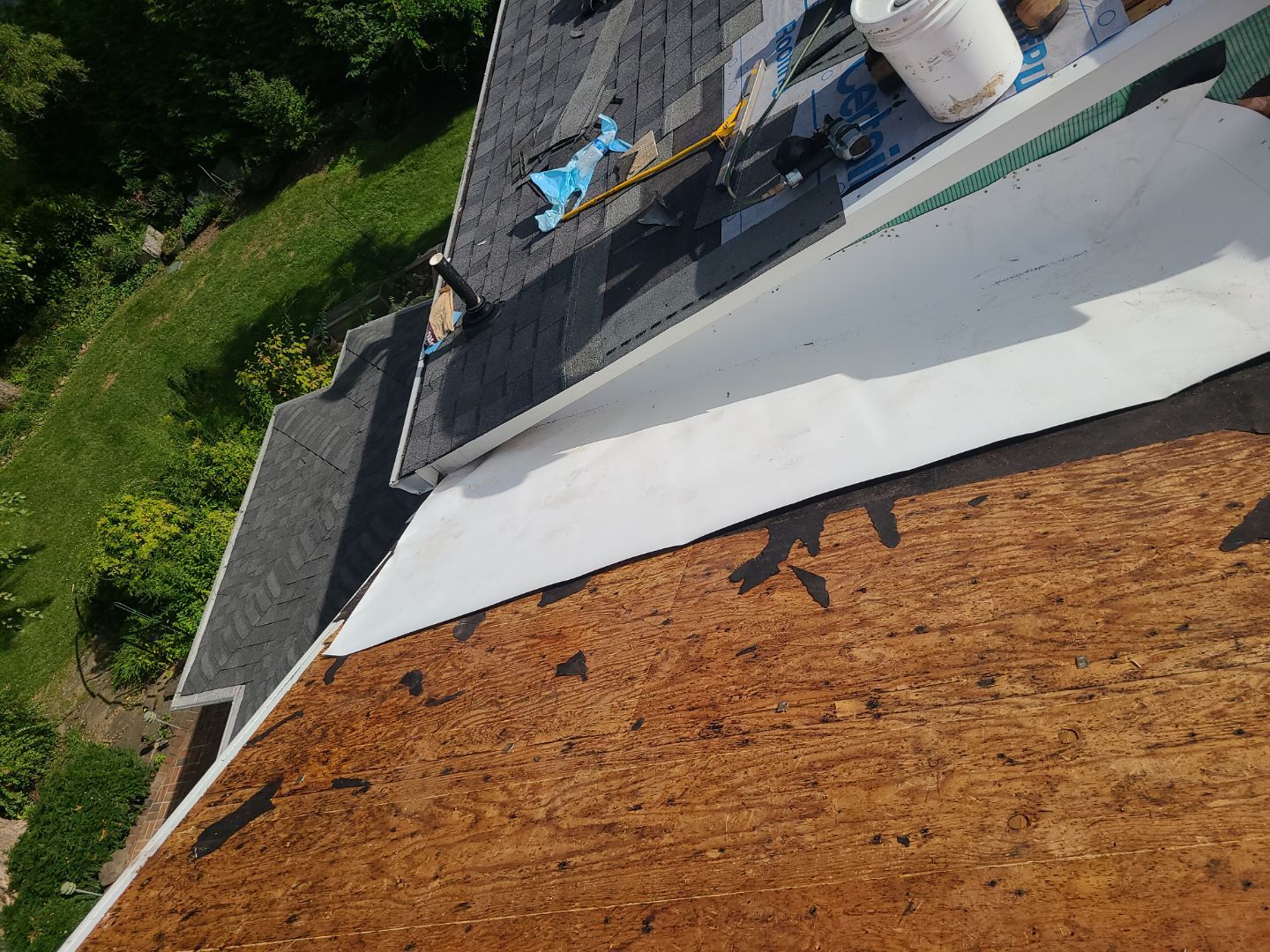 Falls Church: Roof Replacement with CertainTeed Landmark Pro in Max Def Pewterwood by RM Banning, Inc.