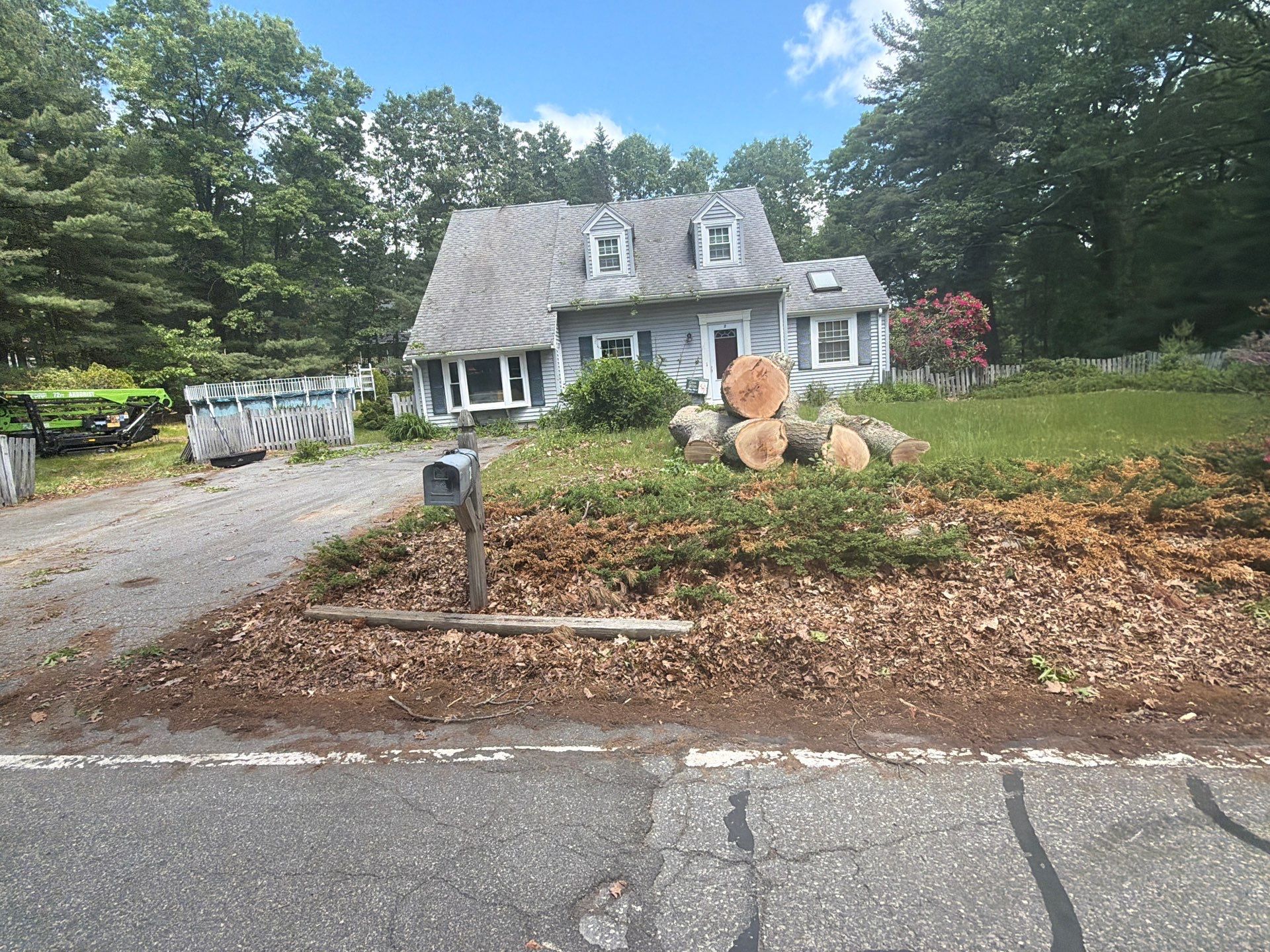 Emergency Temporary repair due to a Tree impact in North Reading by Boston Board Up