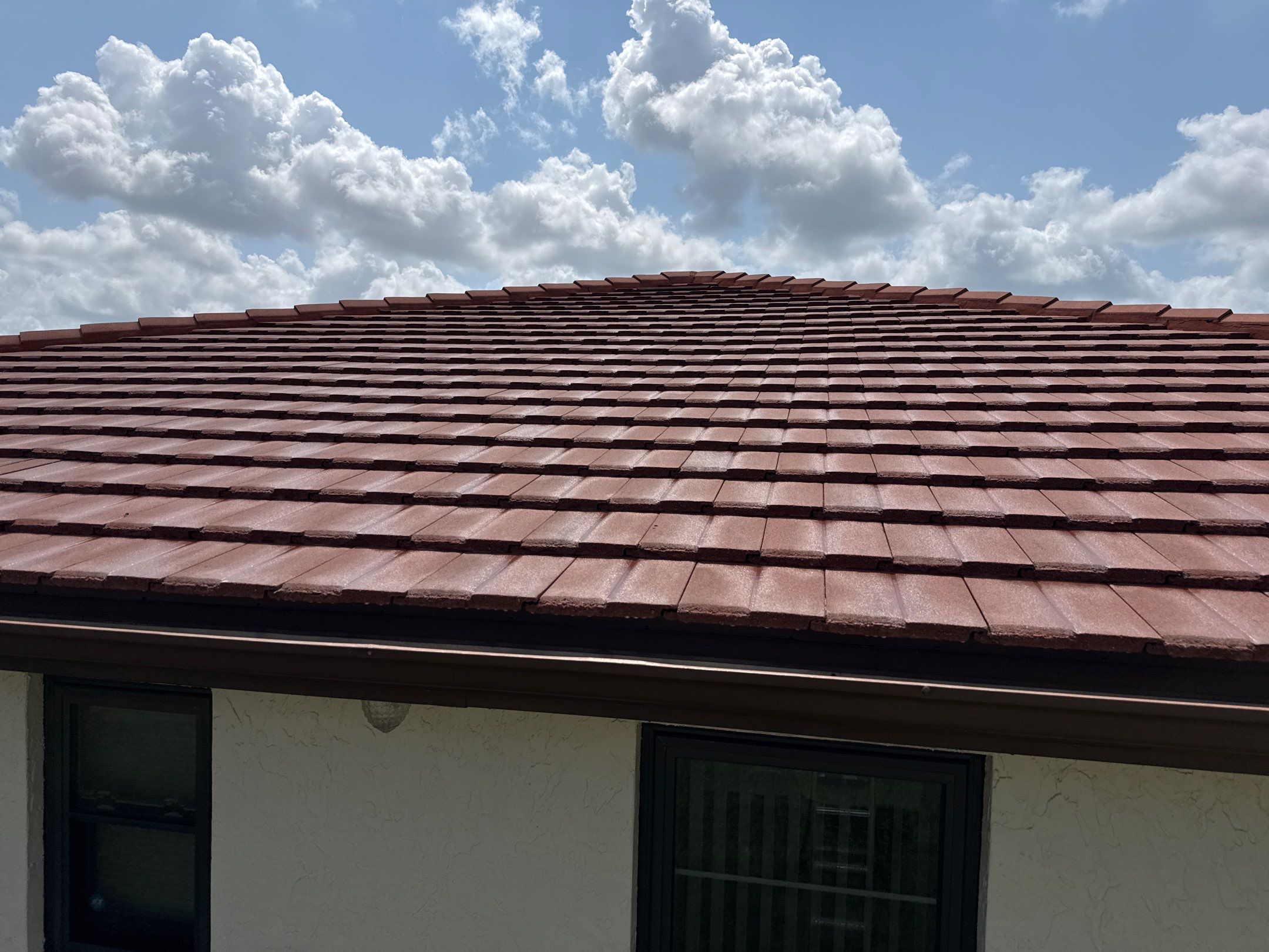 Tile Roof Cleaning – Vivenda at Bradenton I (Same-Day Service & Facebook Review) by Sunshine AquaWash