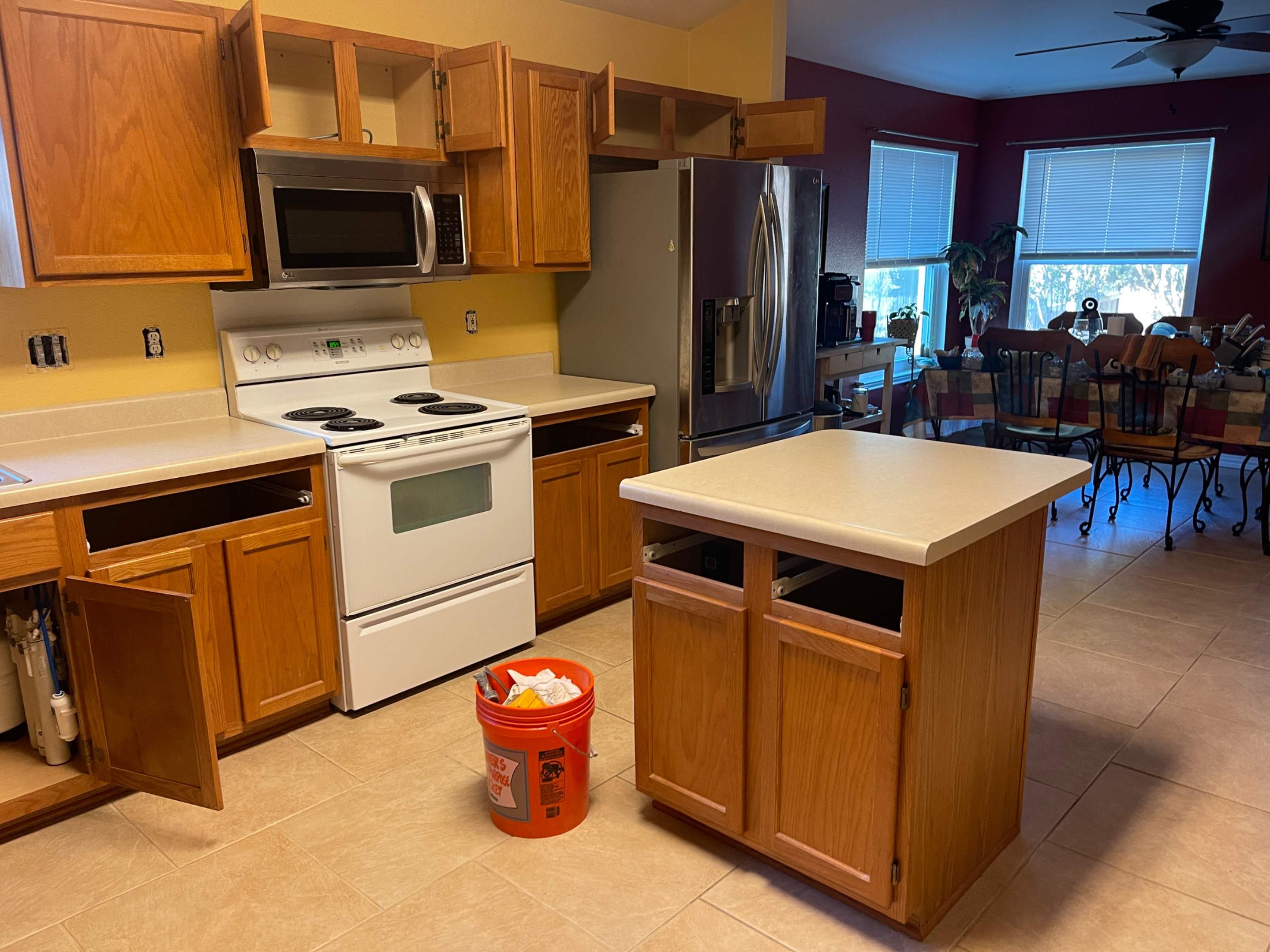 San Antonio Kitchen Remodel with White Shaker Cabinets and Granite by Mena stone surfaces