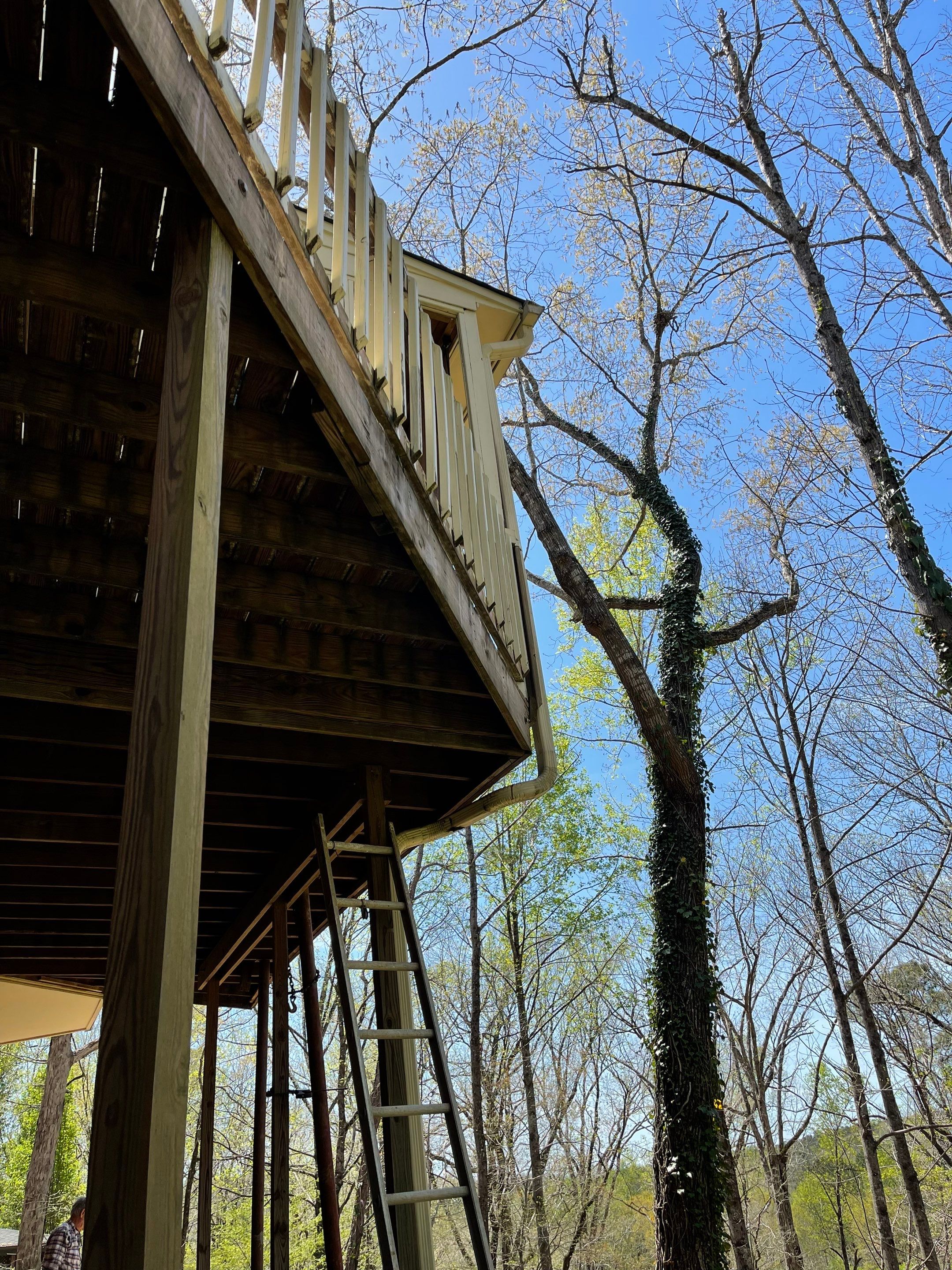 Riverchase - Structural Support by Pillar and Pine