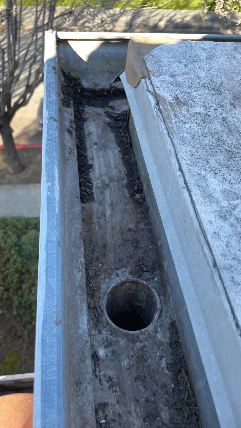 12-Unit HOA Gutter Cleaning in San Jose by All One Solar Shine