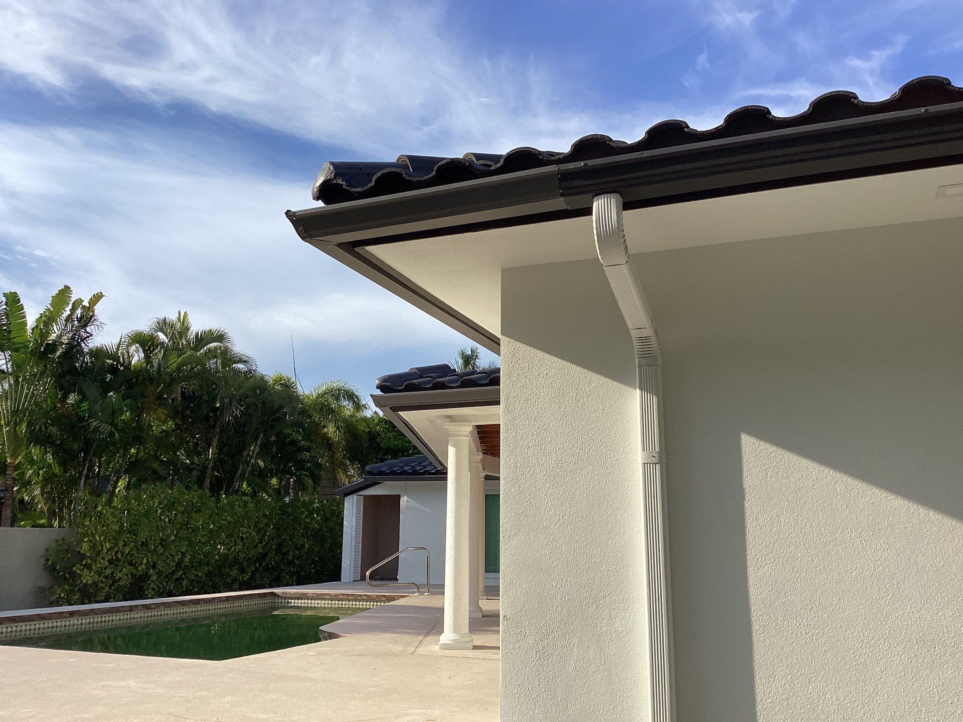 6 Inch Seamless Gutters using bronze gutters in Sarasota FL by Gutter Professors