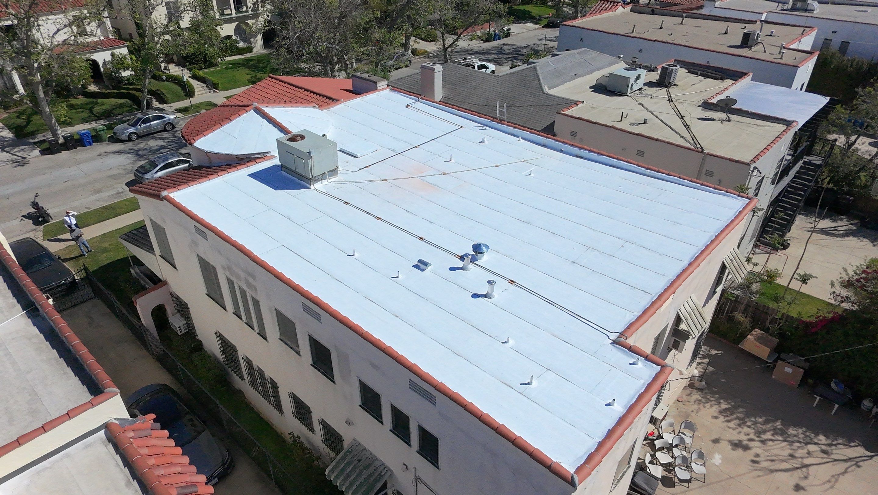 New Roof! Apartment Building in L.A.  by Hull Brothers Roofing