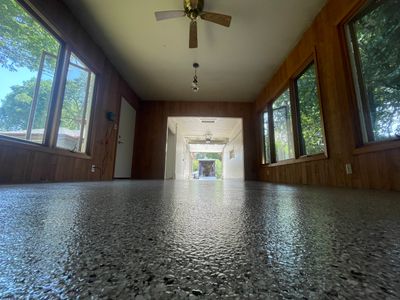 Sioux Falls Garage and Sunroom Concrete Coating with Coyote Flake