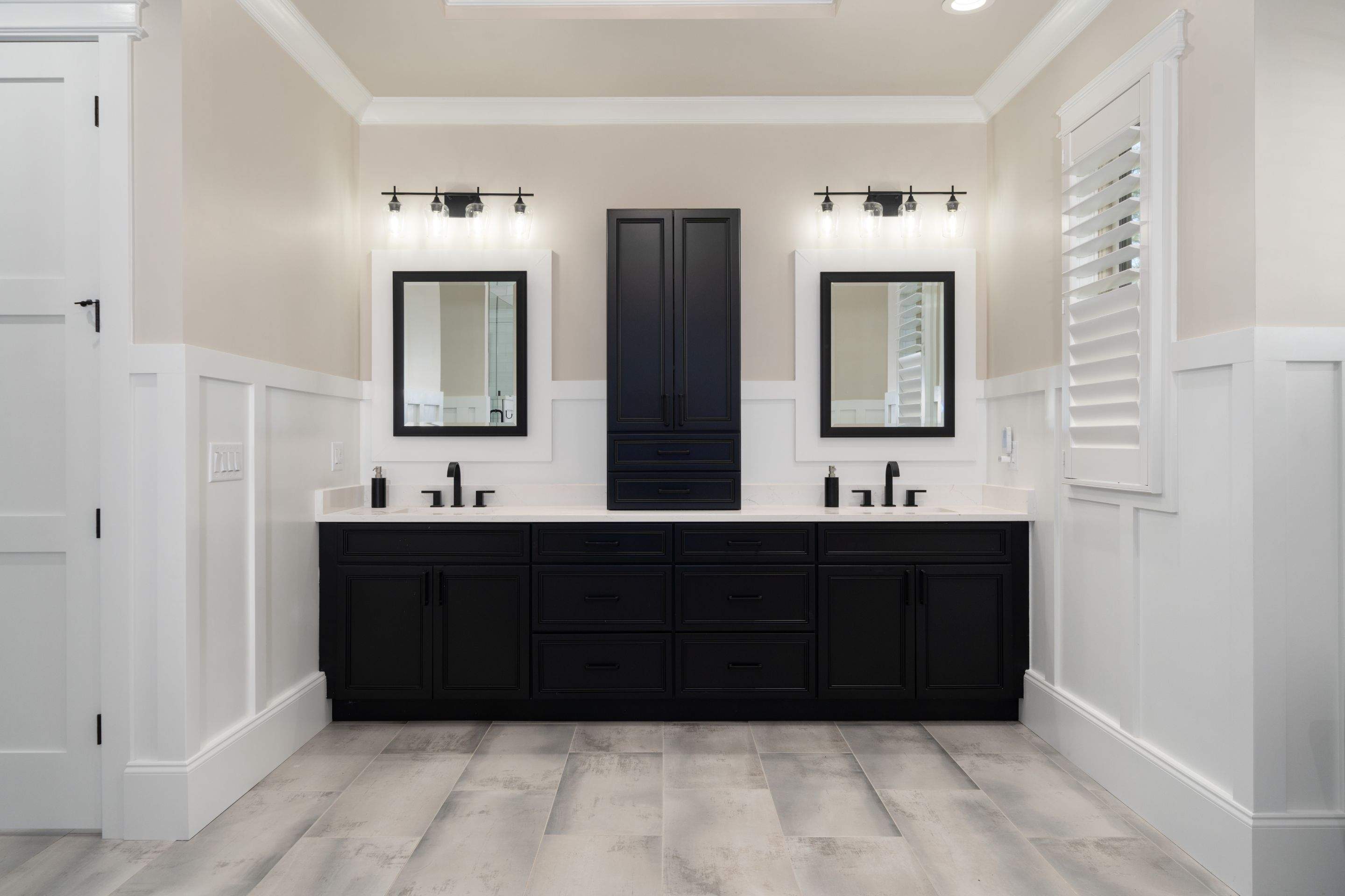 Lake front  by Clay to Custom Construction