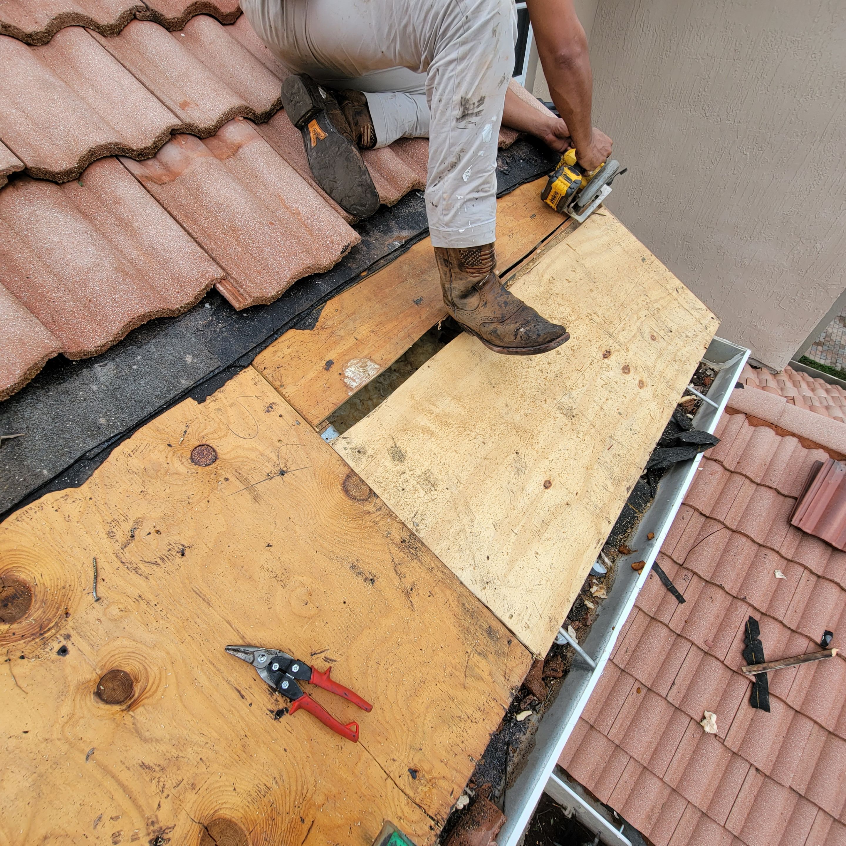 Villa Sonrisa Dr., Boca Raton, FL by G&J Roofing 